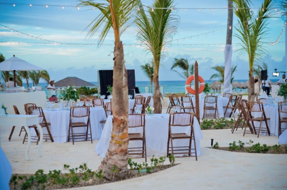 Pool Deck Dinner Reception — Dreams Onyx