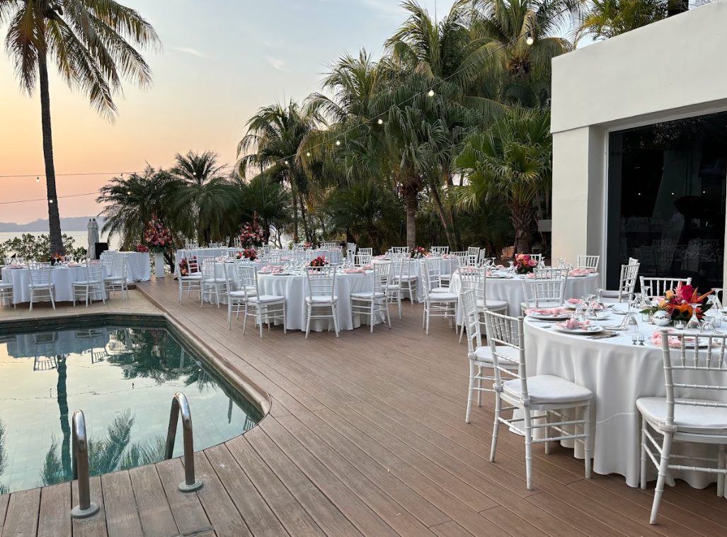 Spa Pool Deck Overview — Secrets Papagayo