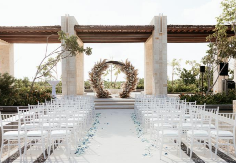 Courtyard Plaza Reception — Secrets Playa Blanca