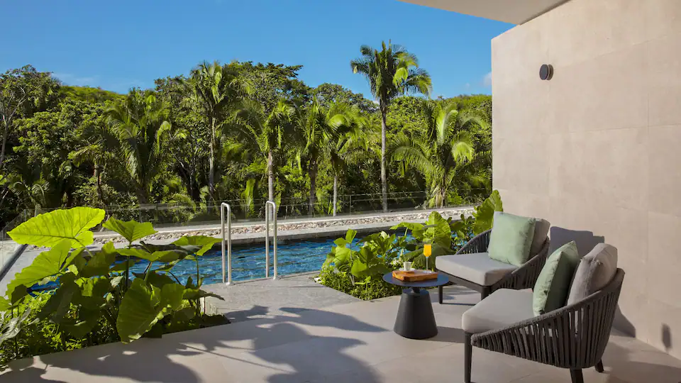 Junior Suite Tropical Swim Out — Dreams Bahia Mita