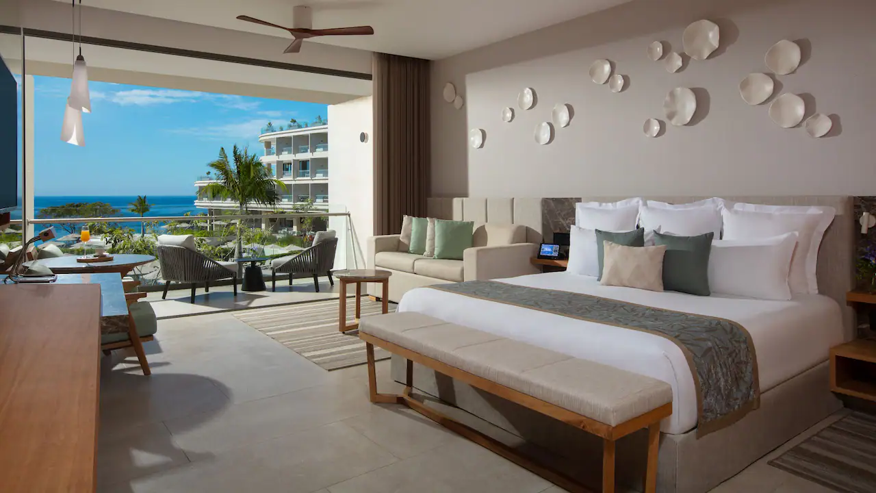 Preferred Club Junior Suite Sun Deck King — Dreams Bahia Mita