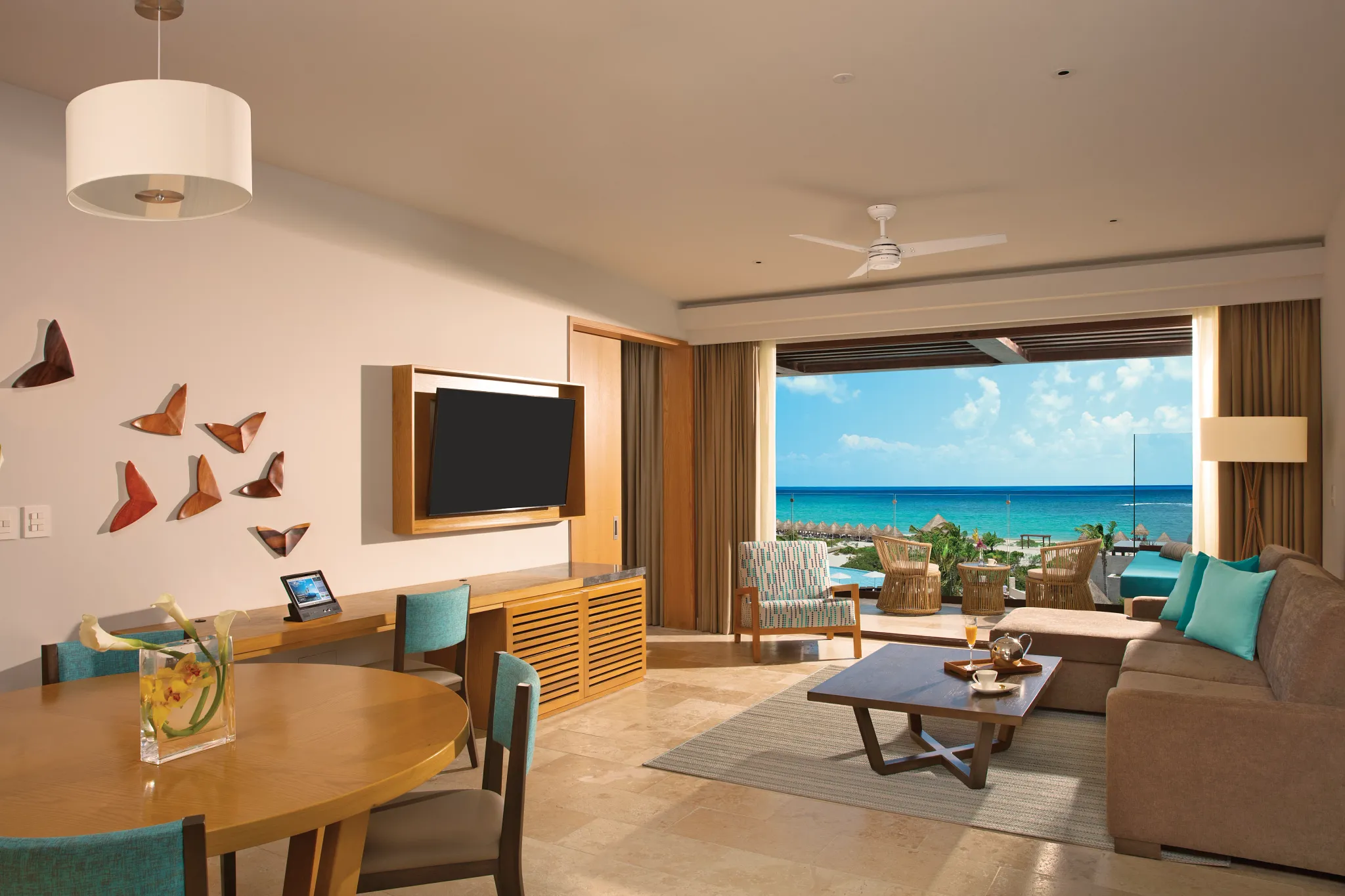 Preferred Club Master Suite living area Dreams Playa Mujeres