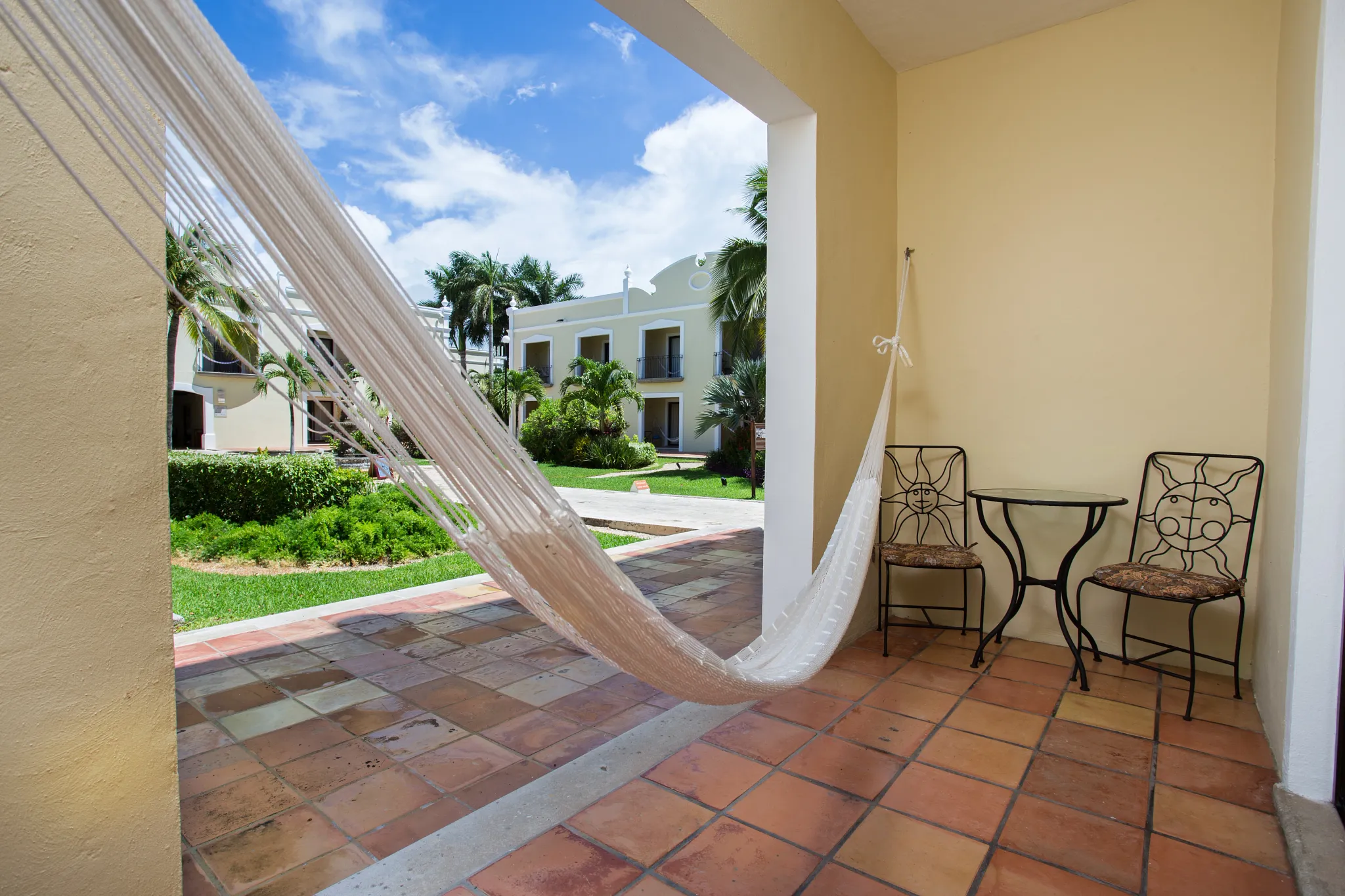 Deluxe Garden View — Terrace