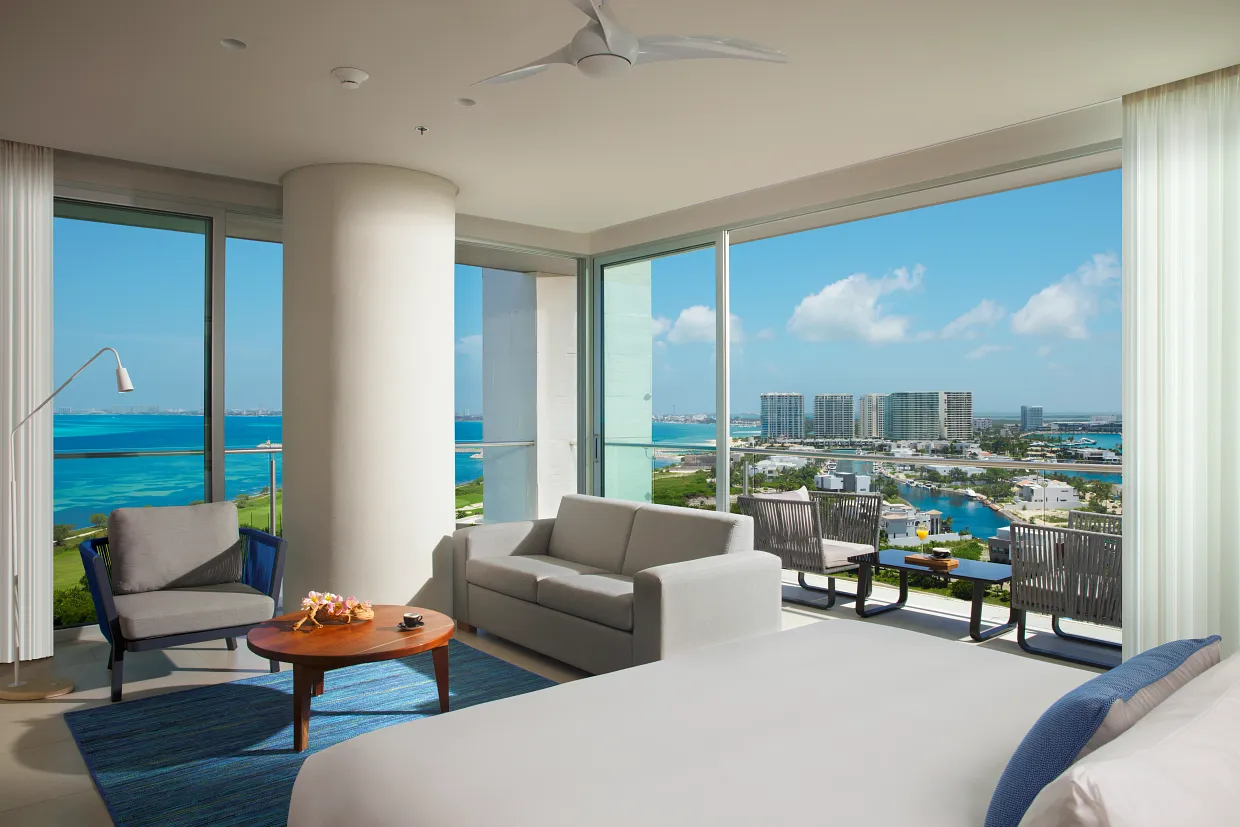 Preferred Club Corner Suite Ocean View