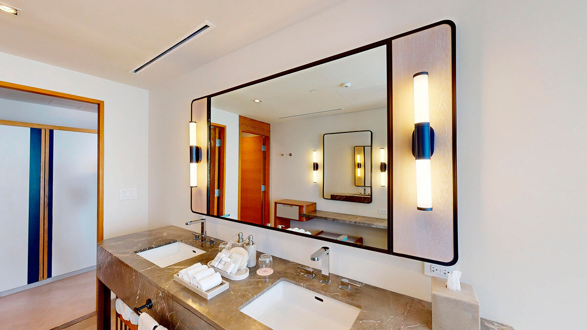 Panoramic Suite King King Bathroom — AVA Resort Cancun