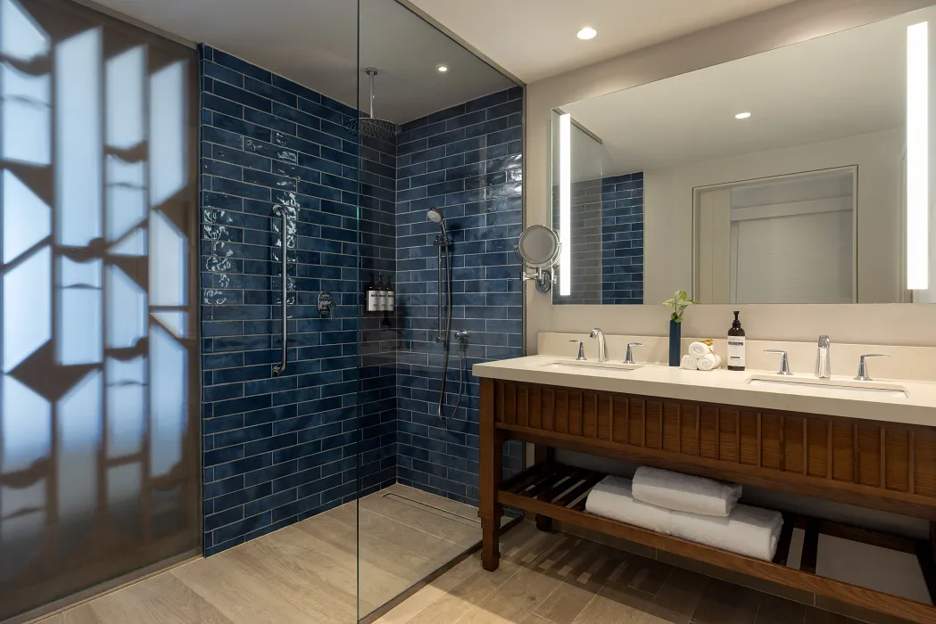 Deluxe Ocean View bathroom — Dreams Cap Cana