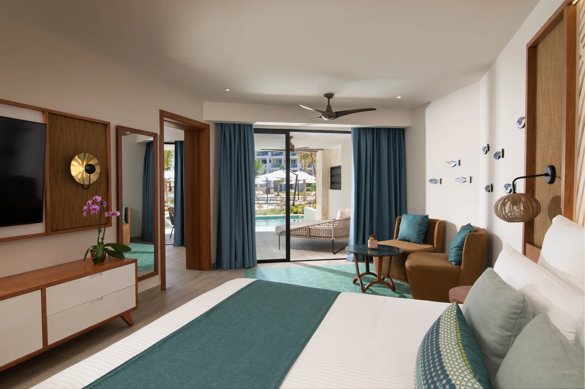 Preferred Club Master Suite Swim-Out Terrace — Dreams Macao Beach