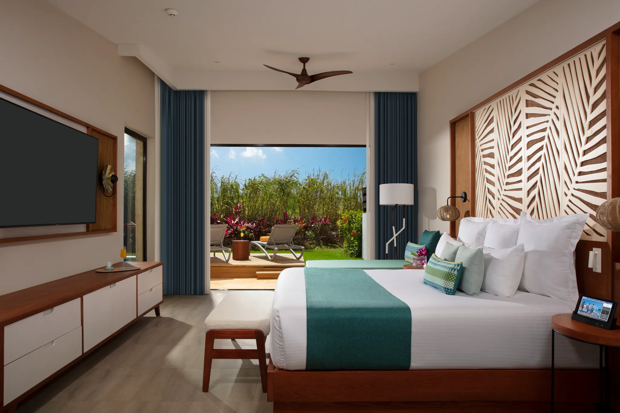 Preferred Club Two-Bedroom Villa Main Bedroom — Dreams Macao Beach