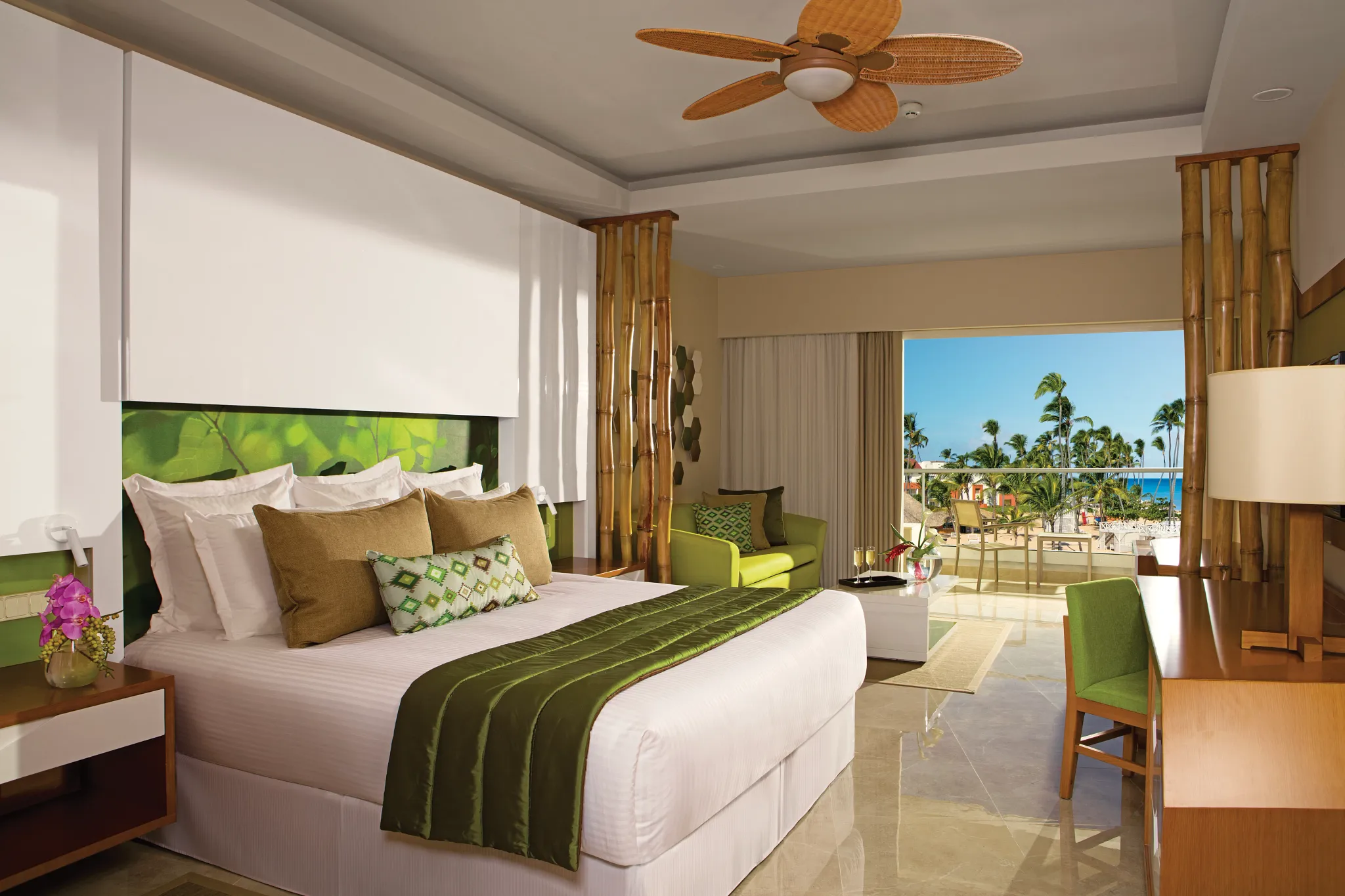 Preferred Club Junior Suite Partial Ocean View King — Dreams Onyx