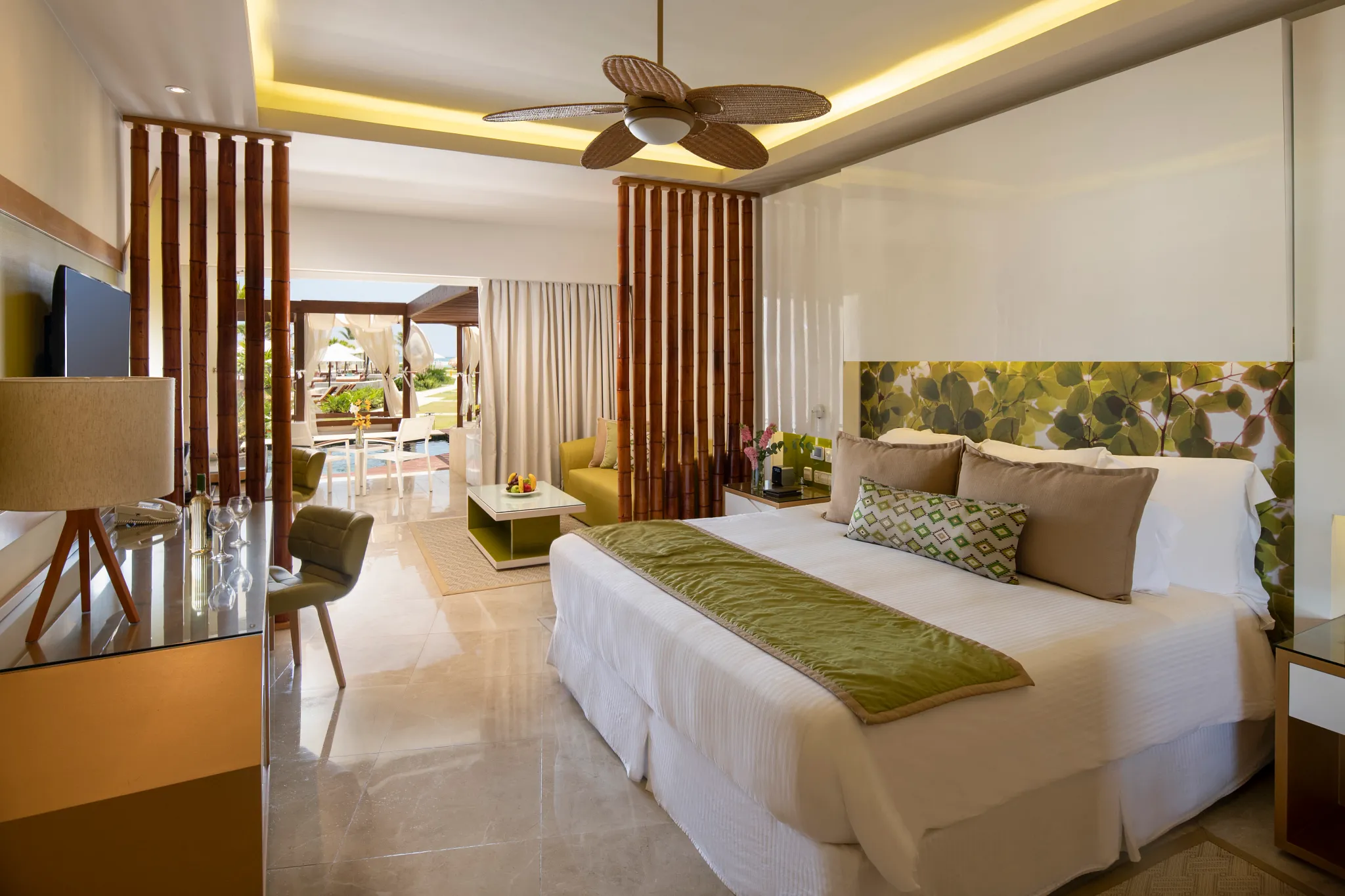 Preferred Club Junior Suite Private Pool King Room — Dreams Onyx