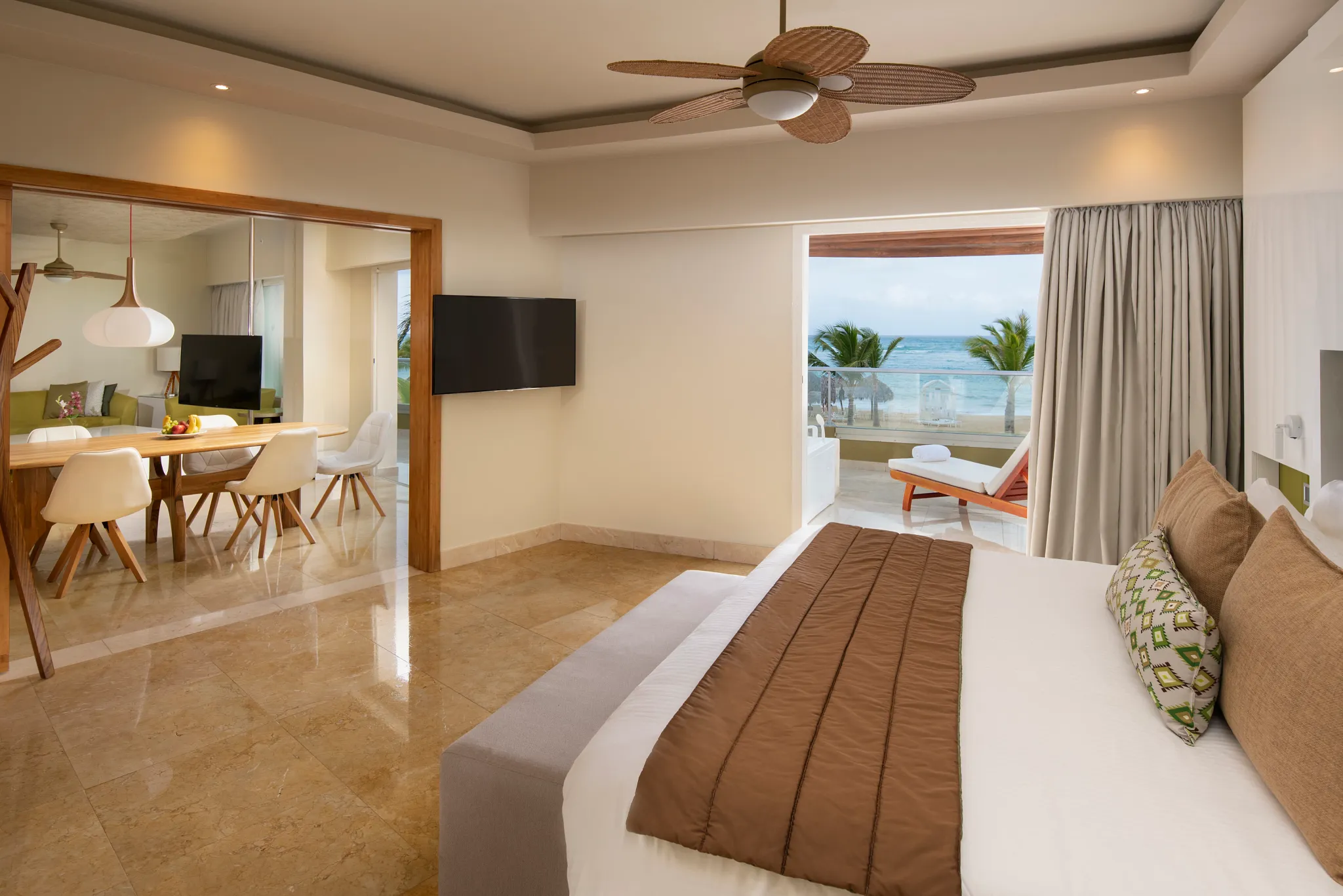 Preferred Club Presidential Suite Bedroom — Dreams Onyx