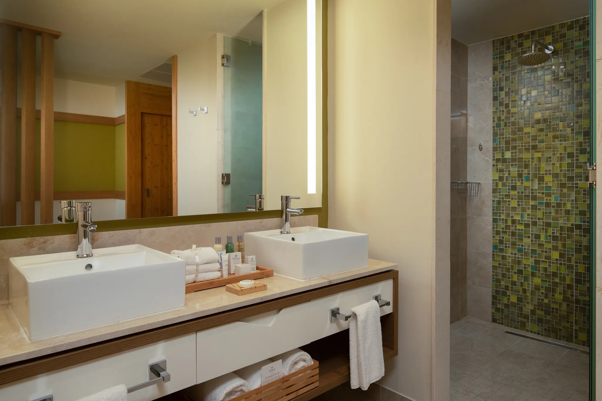 Premium Junior Suite Pool View Bathroom — Dreams Onyx