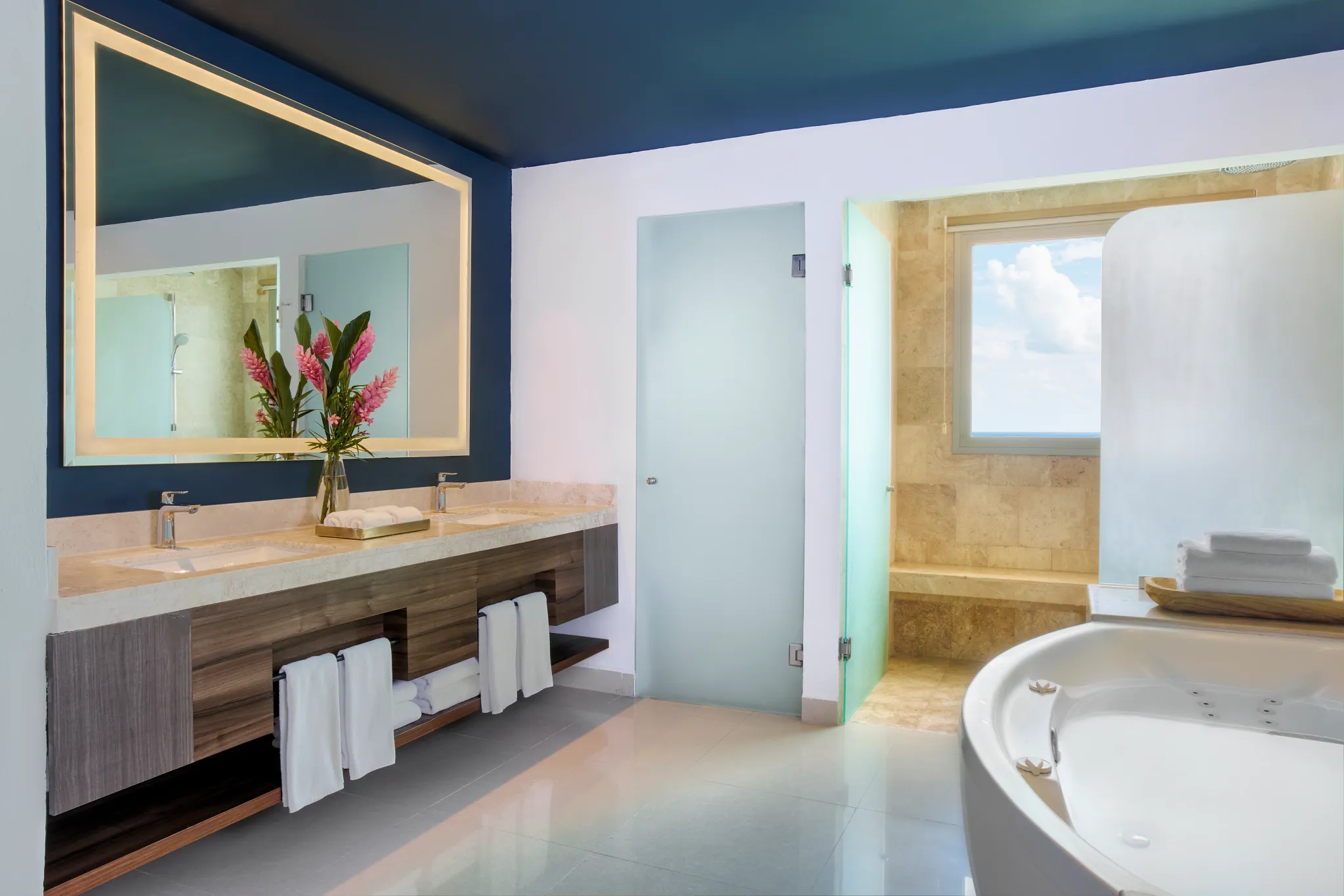 Preferred Club Master Suite Ocean Front Bathroom — Dreams Puerto Morelos