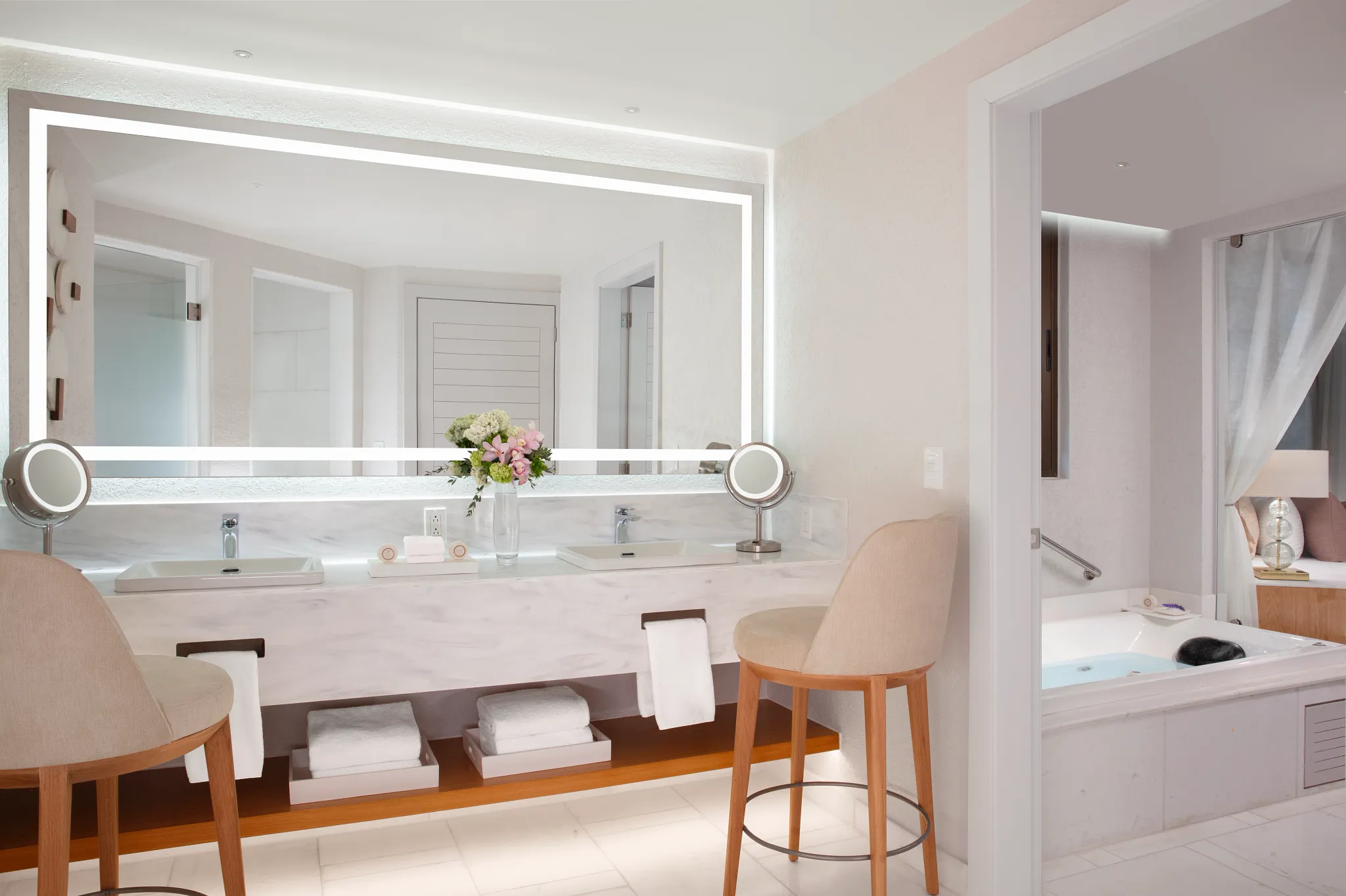 Preferred Club Ocean Front Bridal Suite bathroom