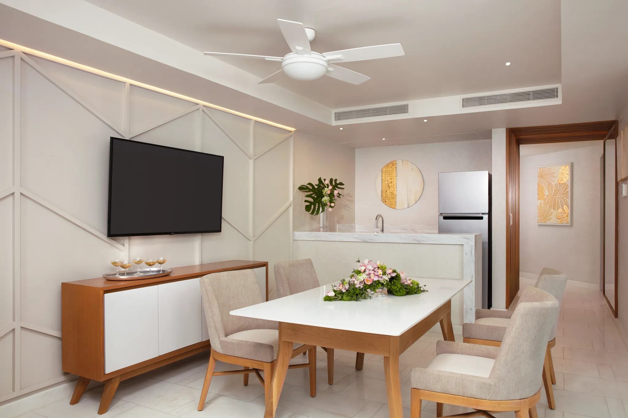 Preferred Club Ocean Front Bridal Suite living area