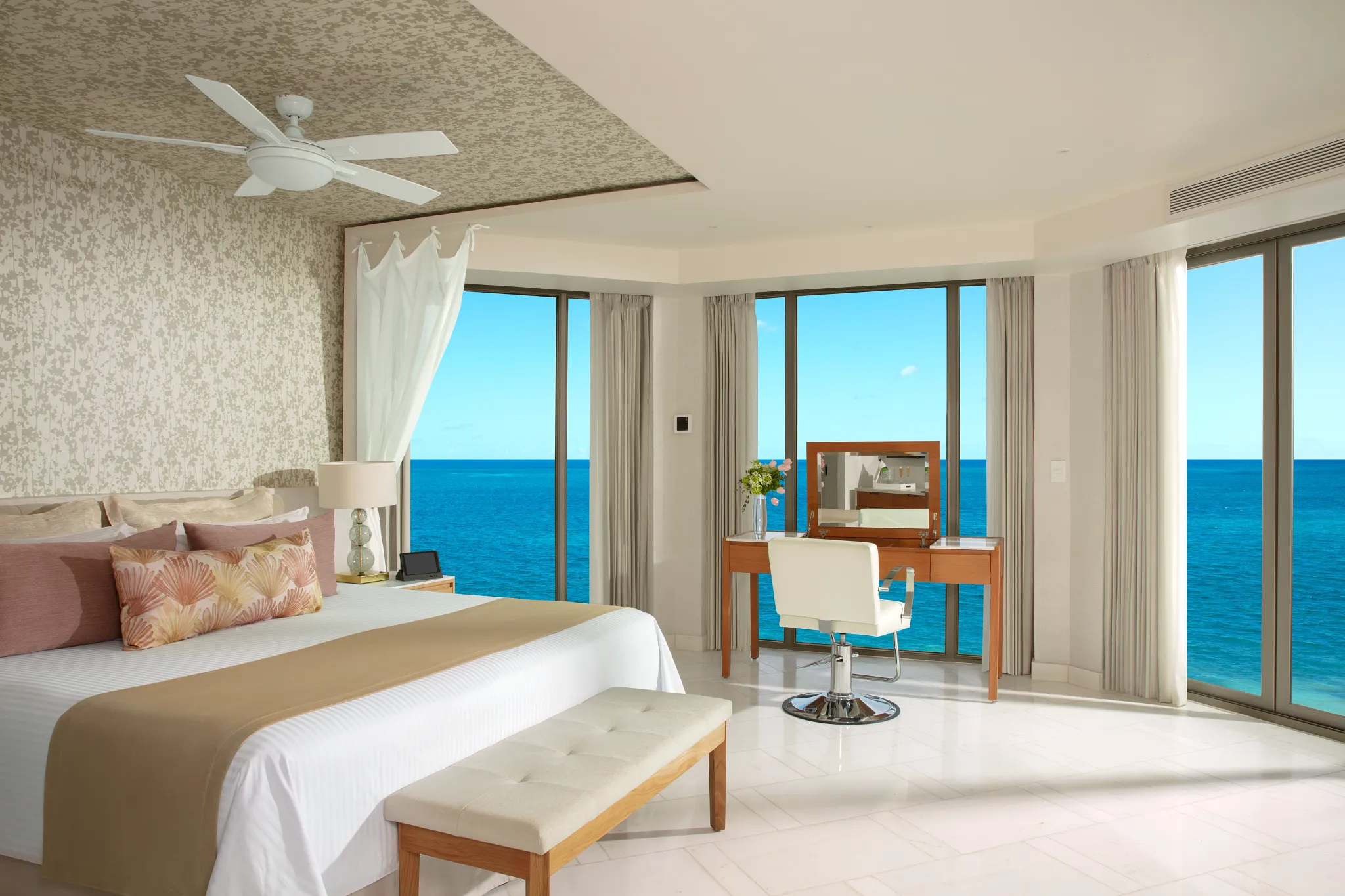 Preferred Club Ocean Front Bridal Suite — Dreams Riviera Cancun