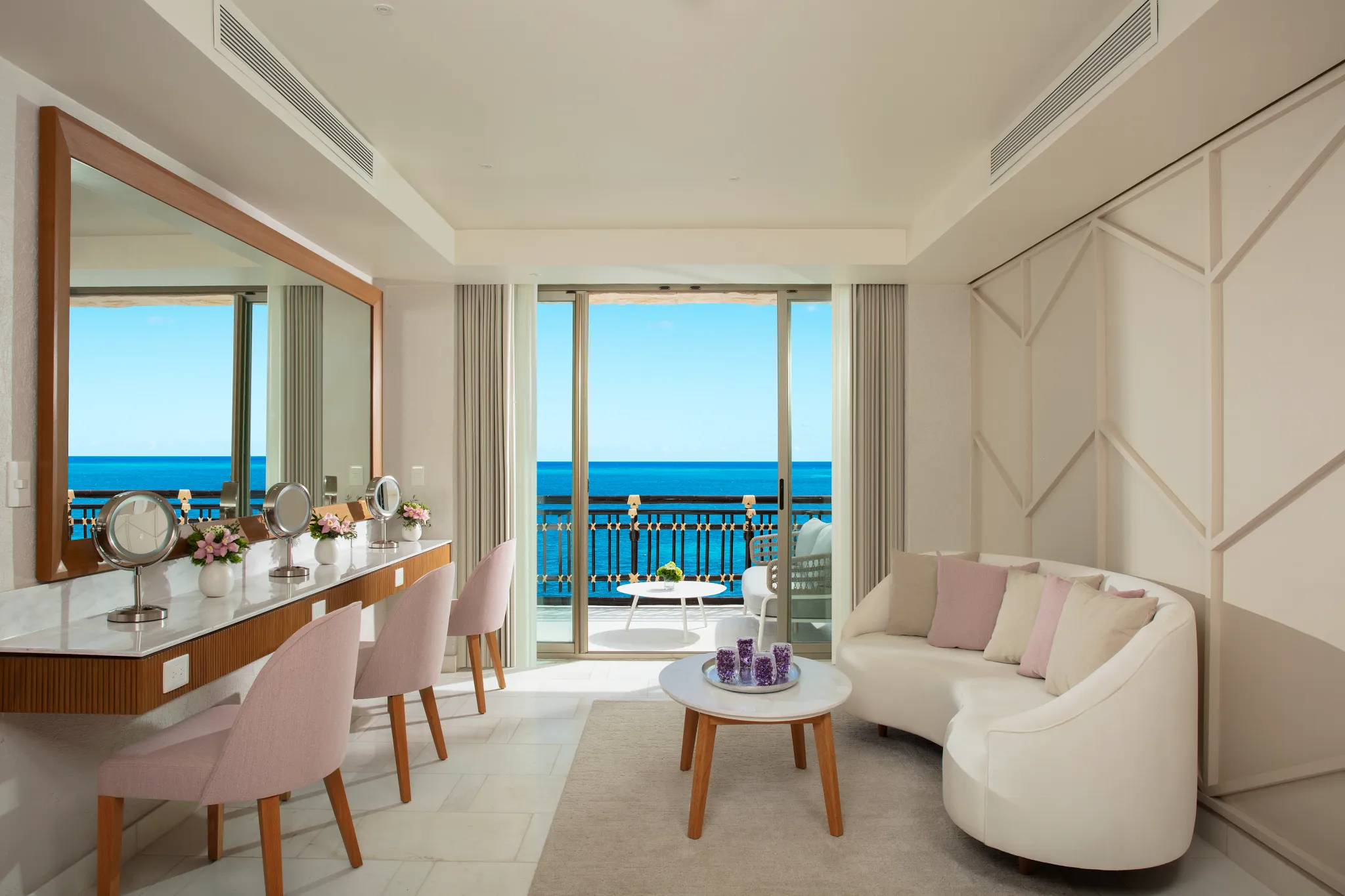 Preferred Club Ocean Front Bridal Suite interior