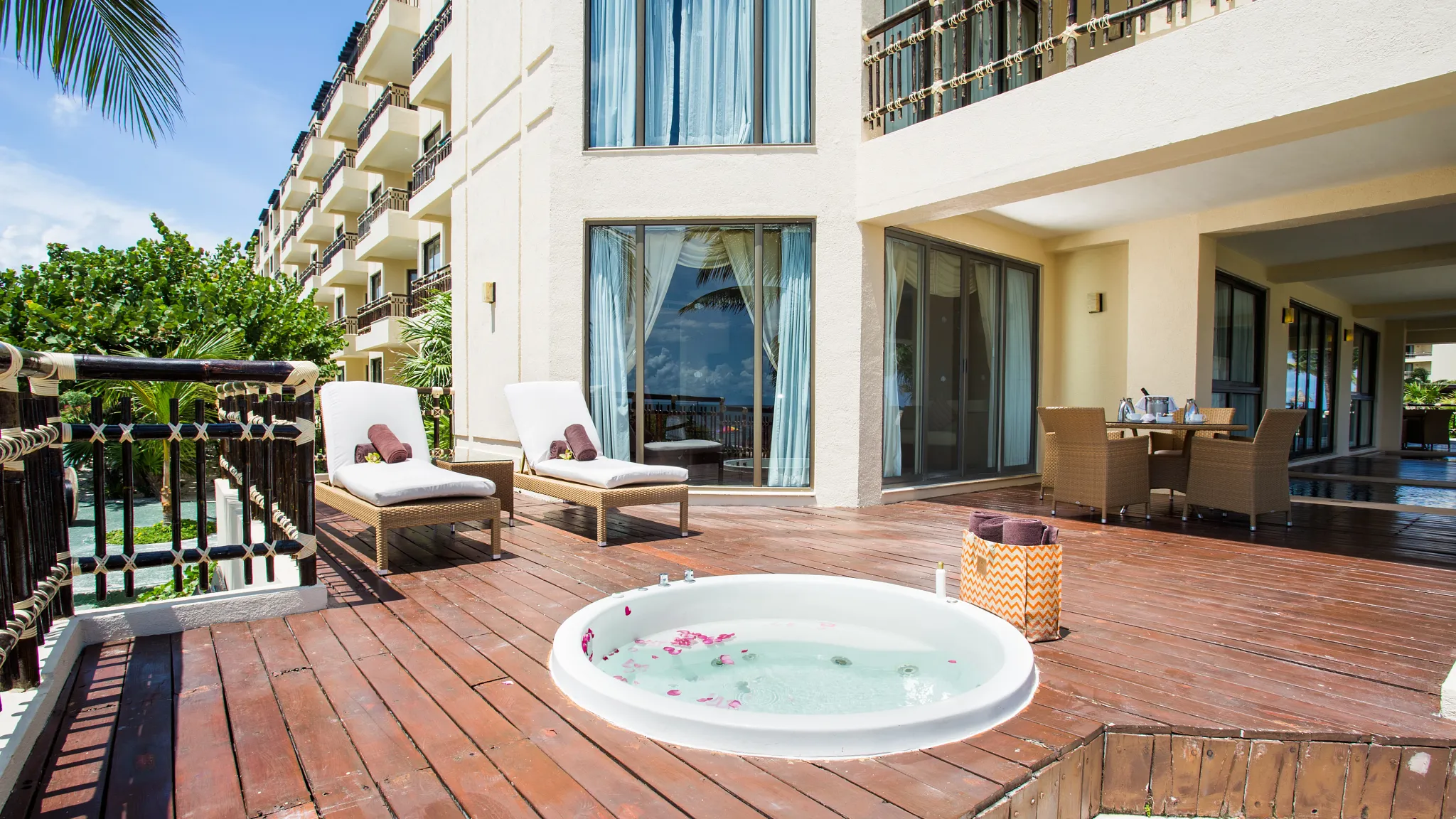 Preferred Club Ocean Front Governor Suite terrace