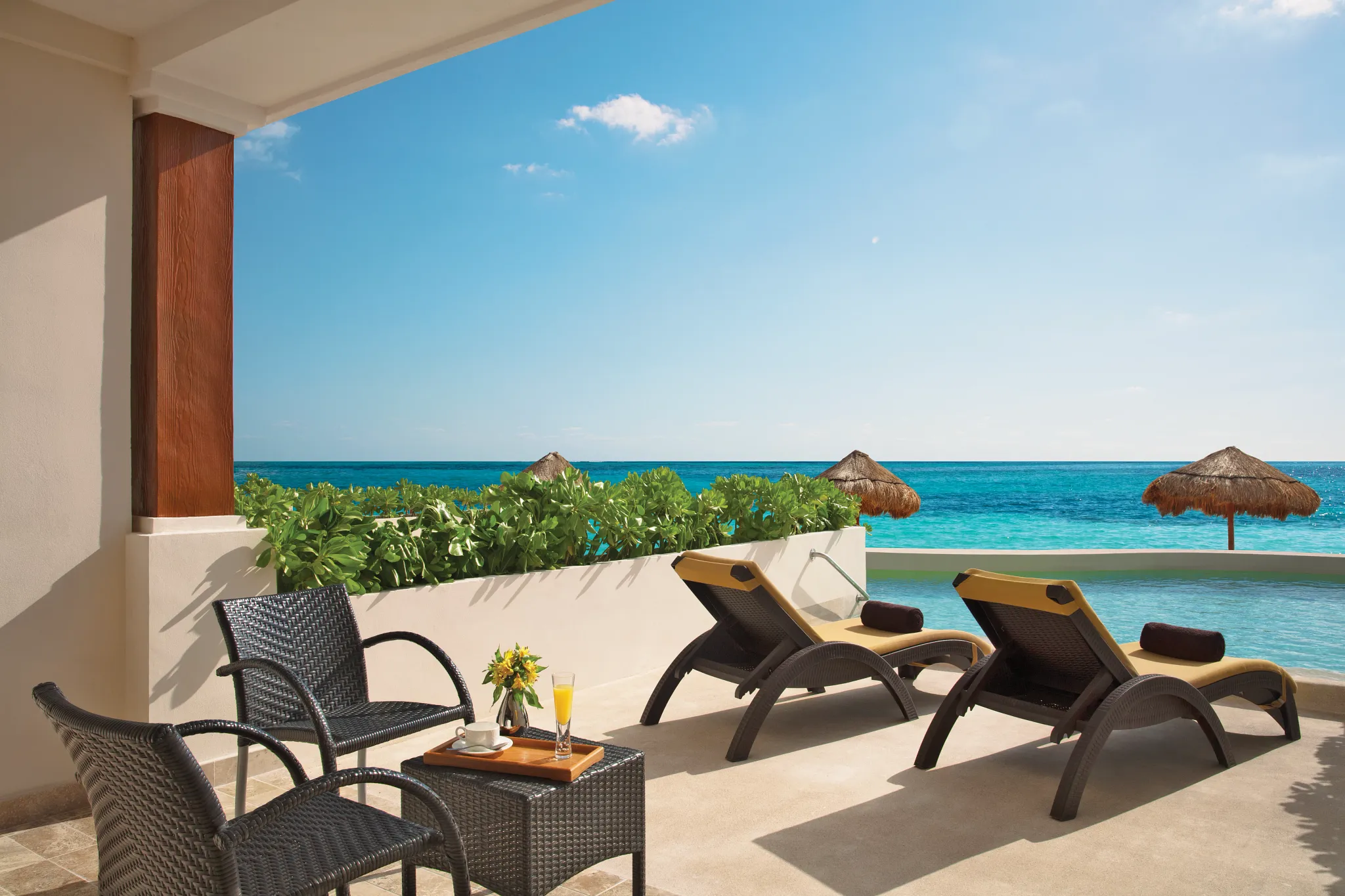 Preferred Club Junior Suite Swim Out Terrace — Dreams Sapphire