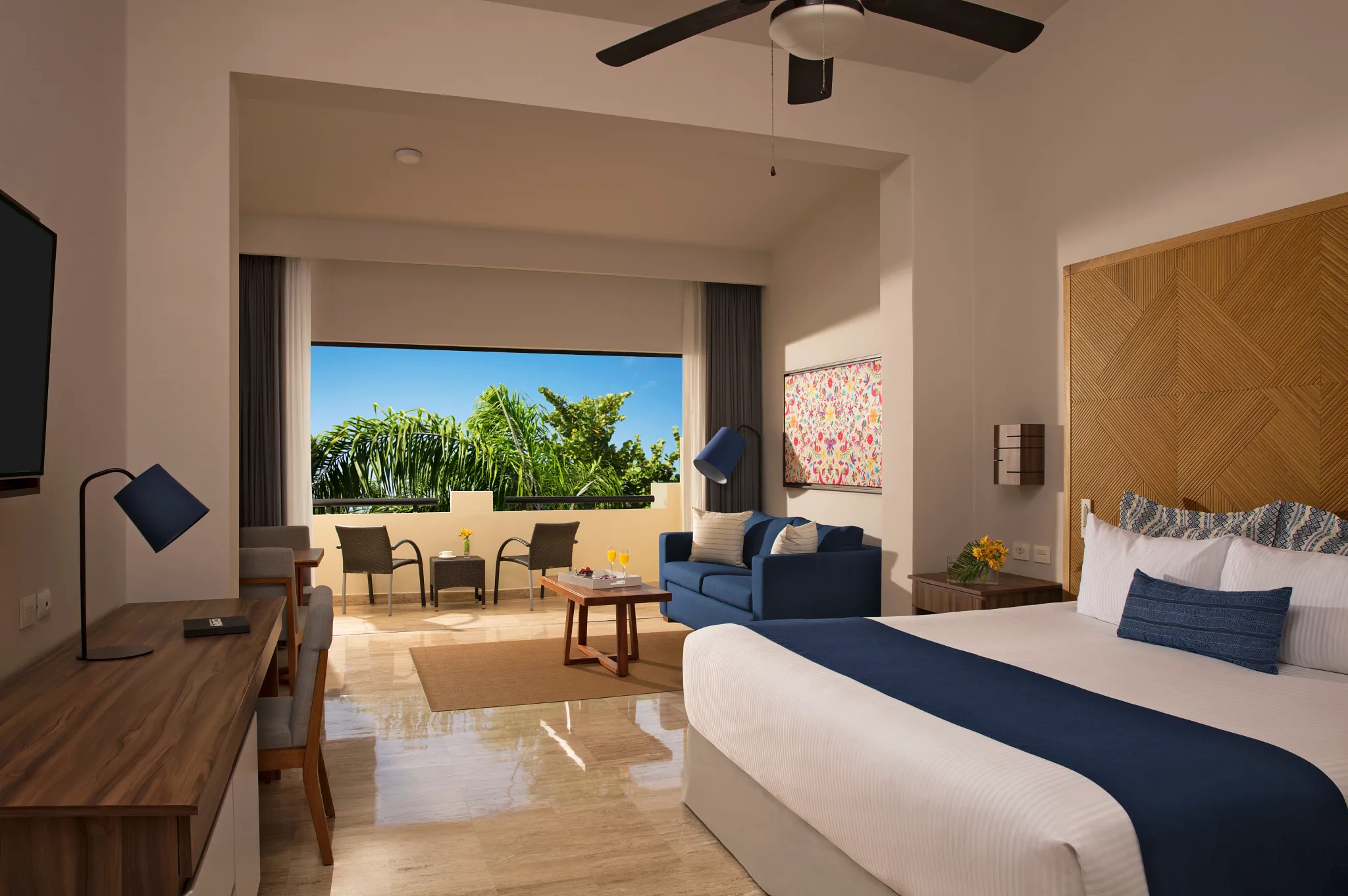 Preferred Club Junior Suite Tropical View King — Dreams Sapphire