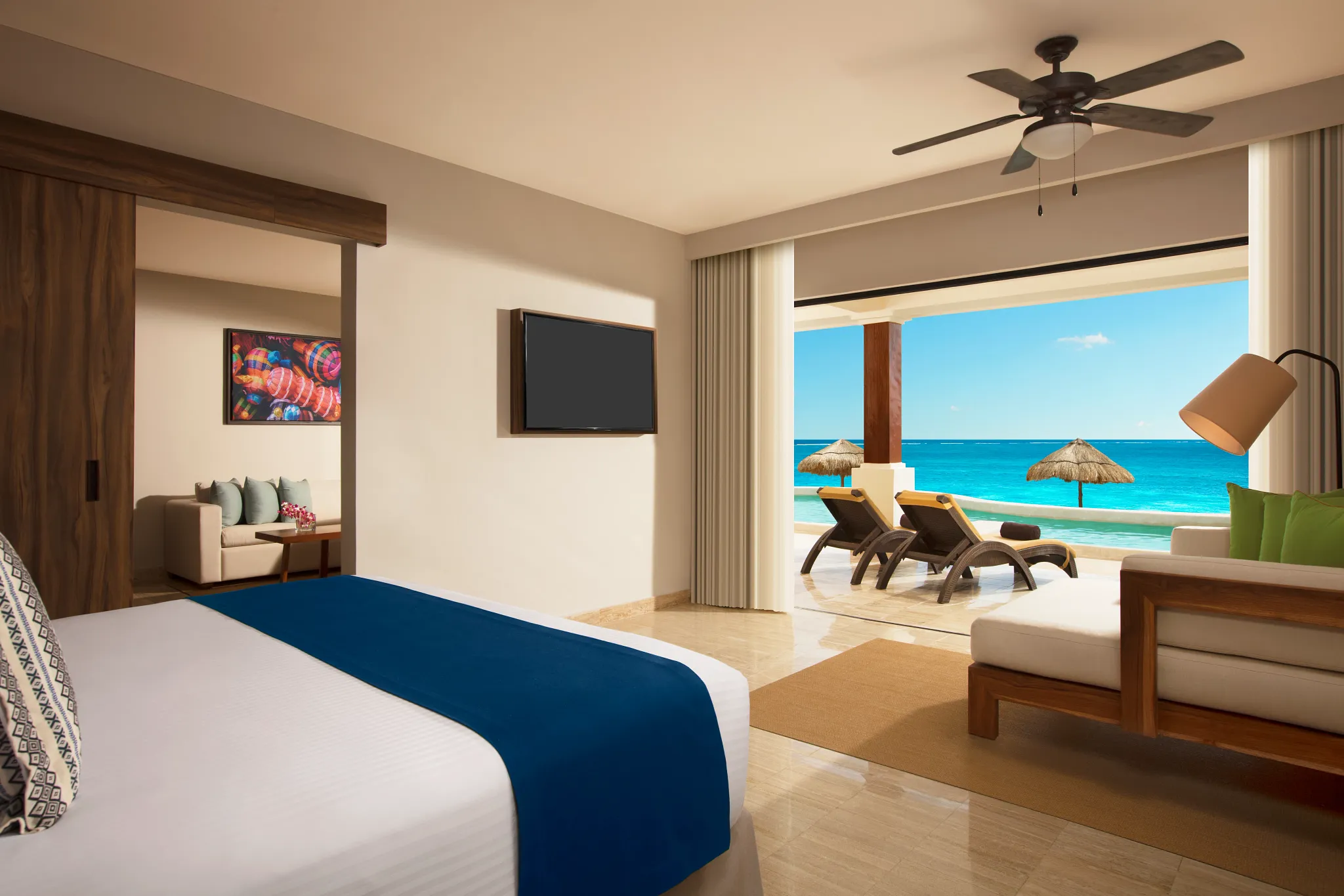 Preferred Club Master Suite Beach Front Swim Out — Dreams Sapphire