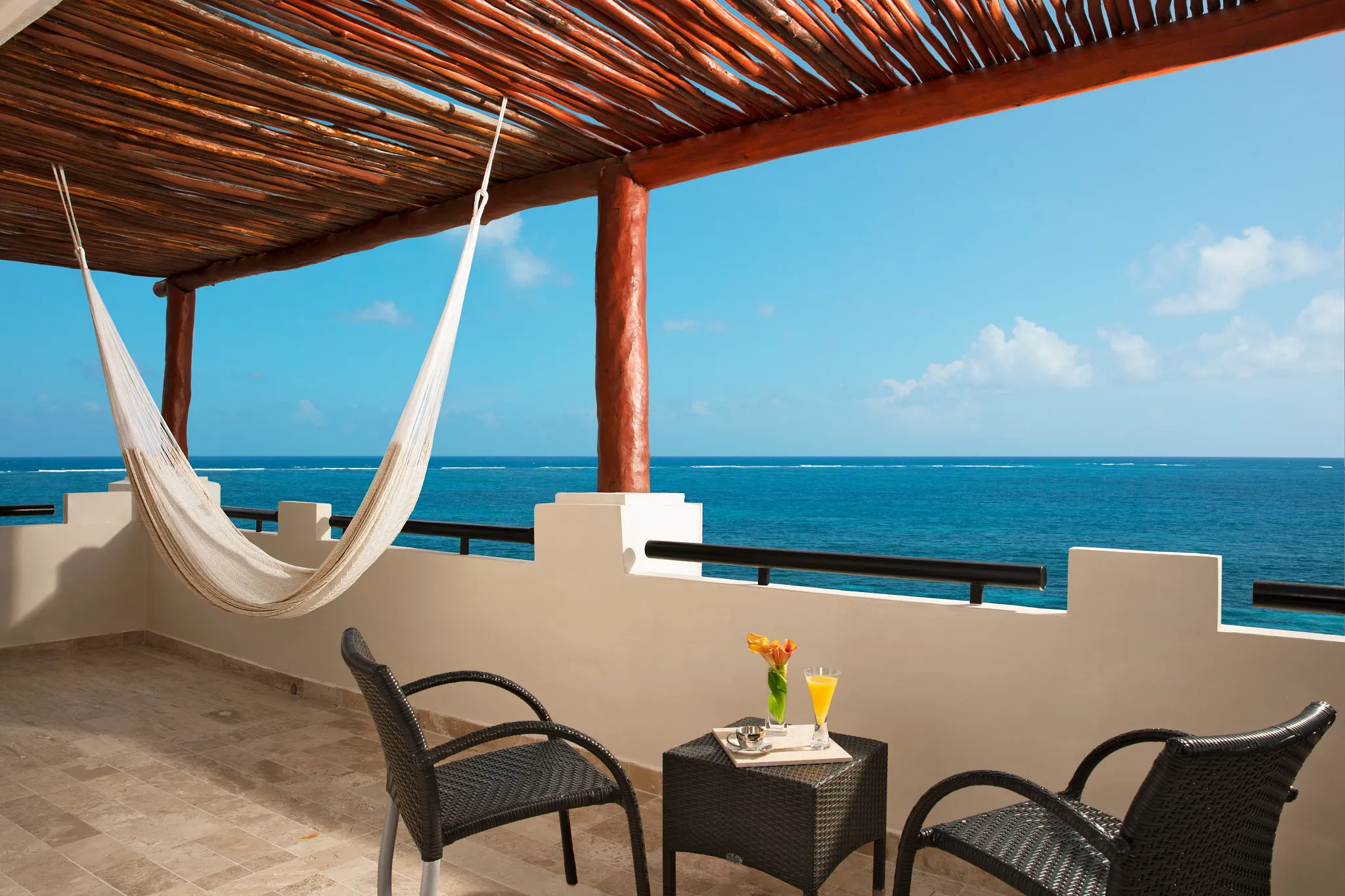 Preferred Club Master Suite Ocean Front Terrace — Dreams Sapphire