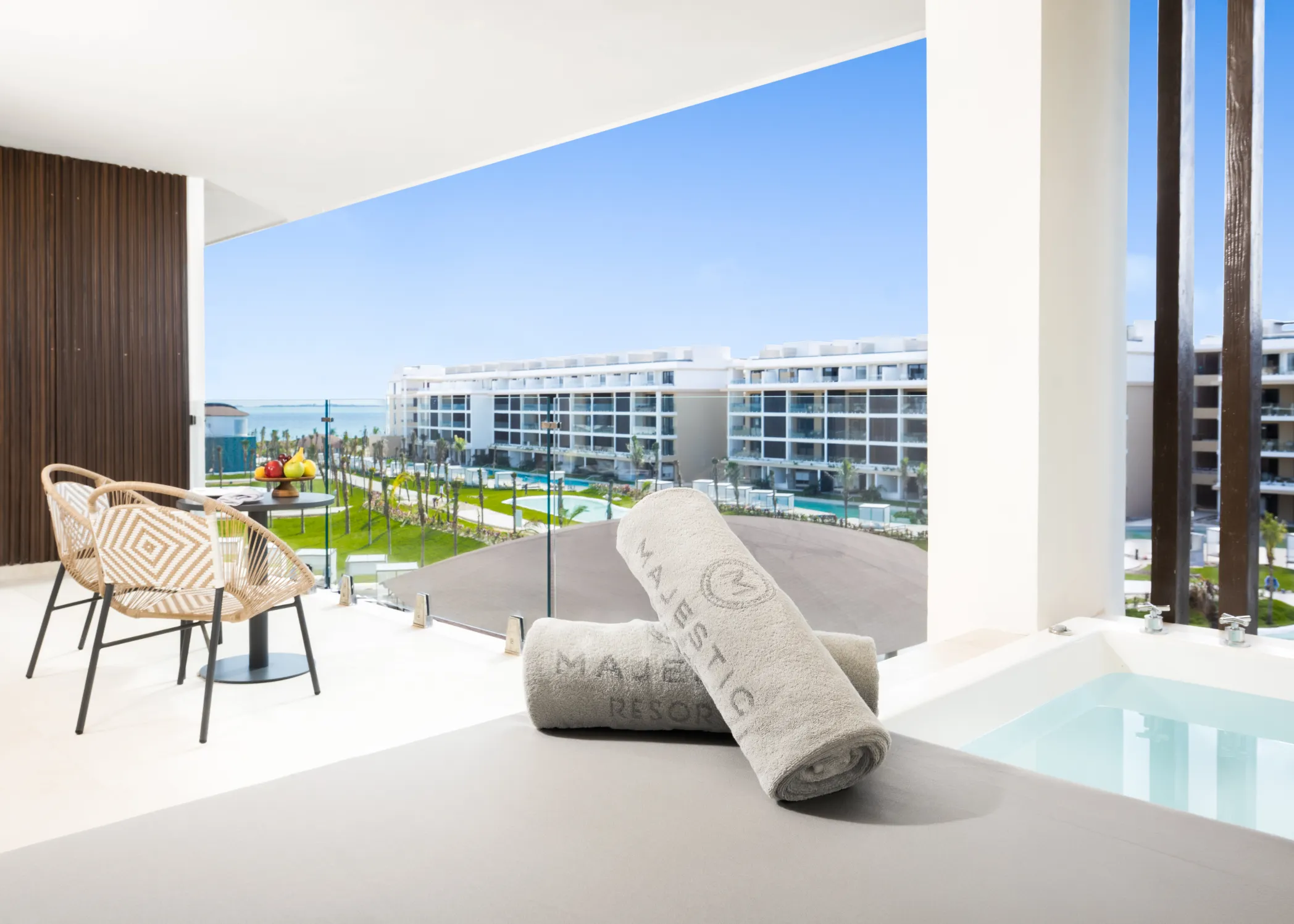 Family Club One Bedroom Suite Outdoor Jacuzzi second view