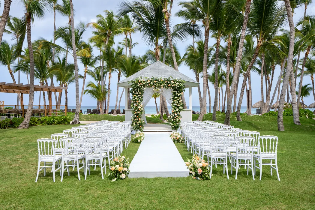 Garden Gazebo ceremony — Dreams Flora
