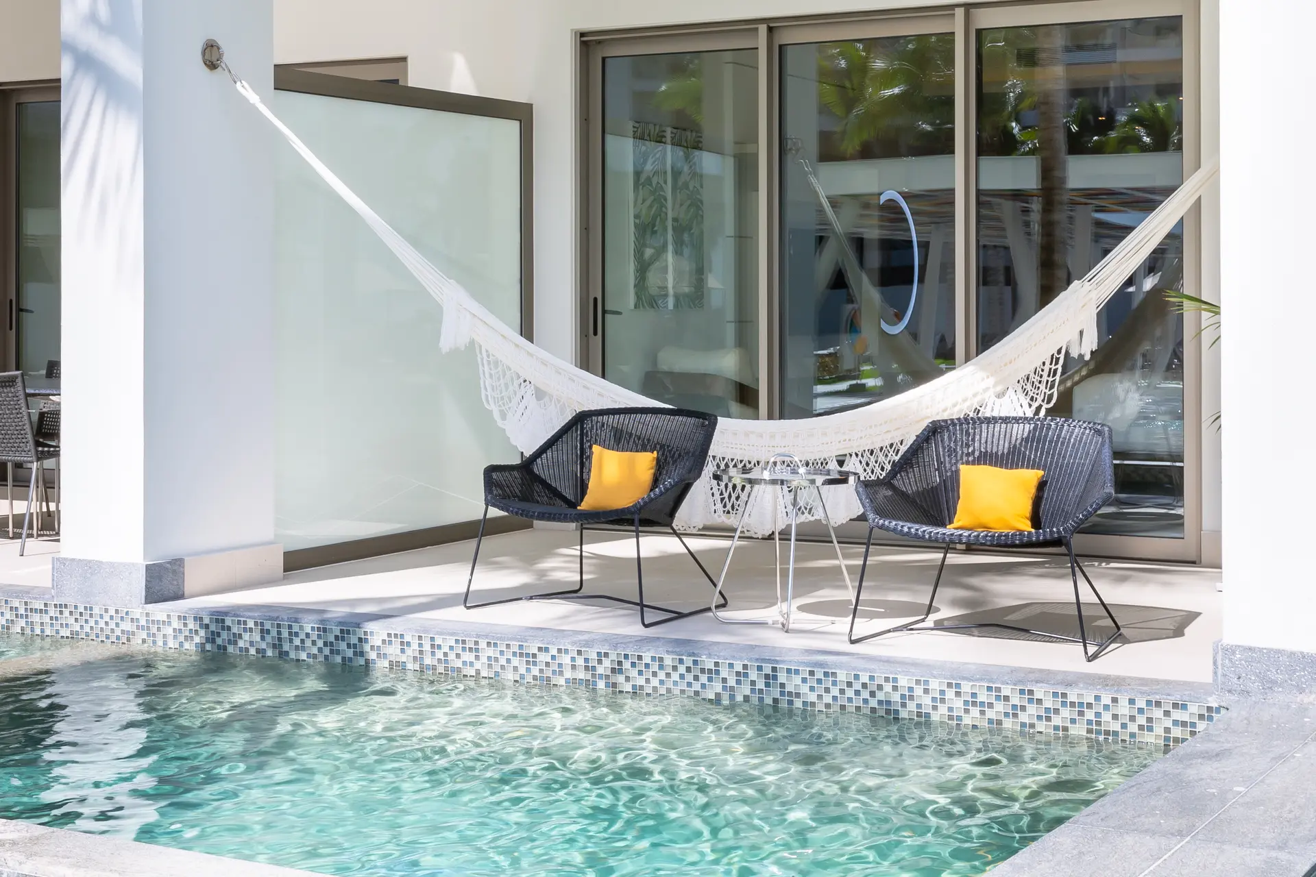 Junior Suite Swim Up pool