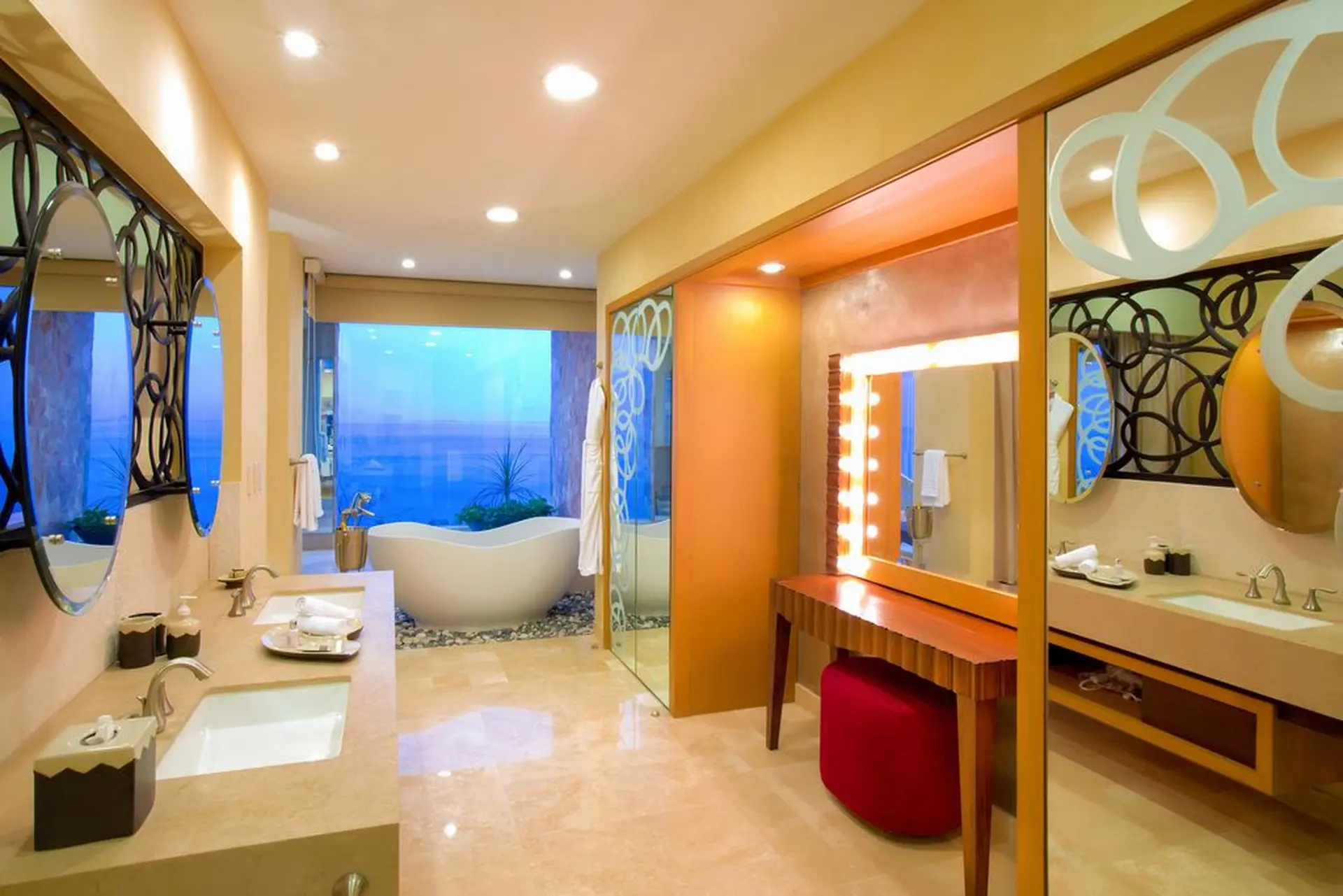Junior Panoramic Suite bathroom — Garza Blanca Puerto Vallarta