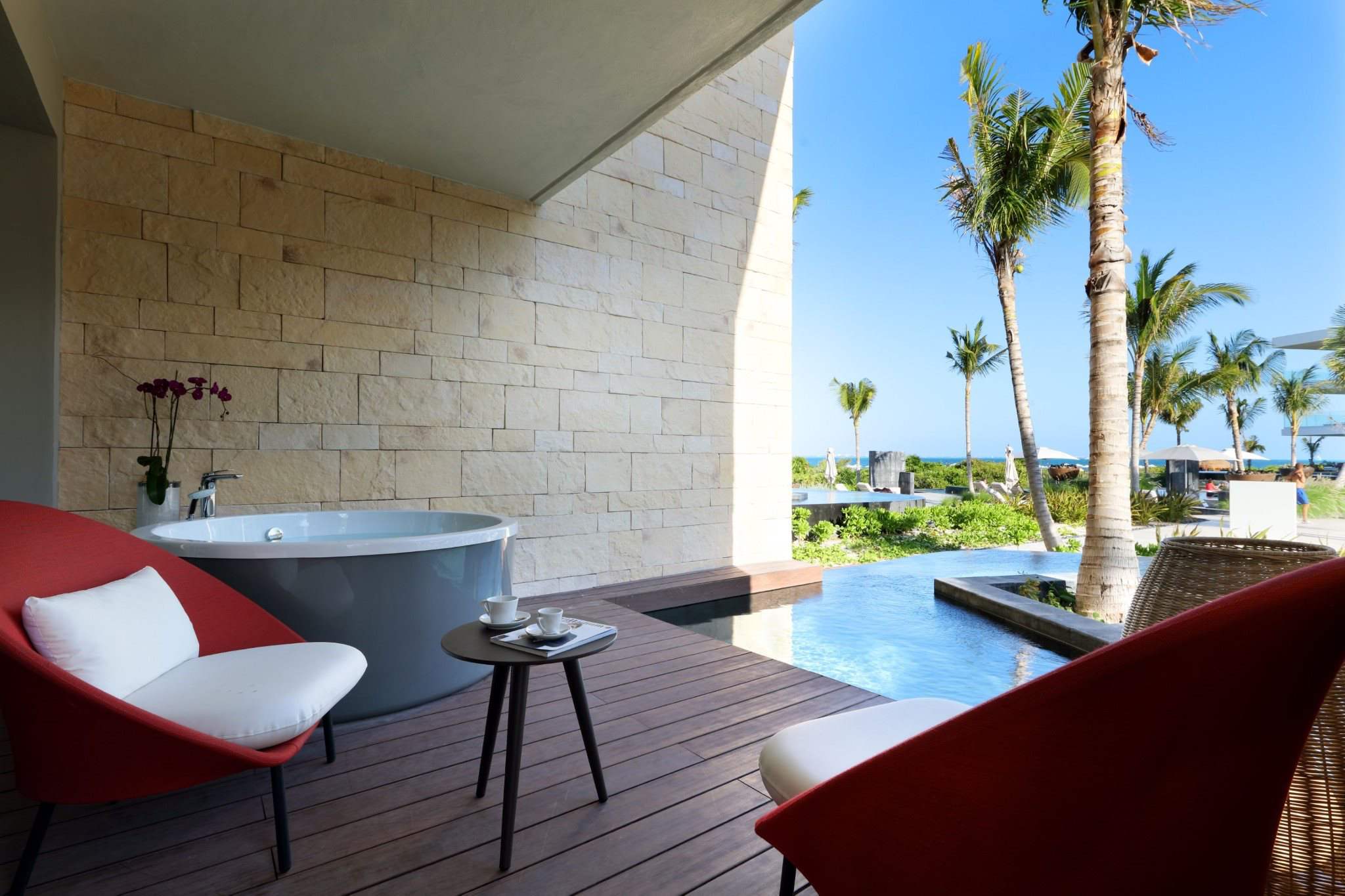 Family Suite Beachside terrace detail