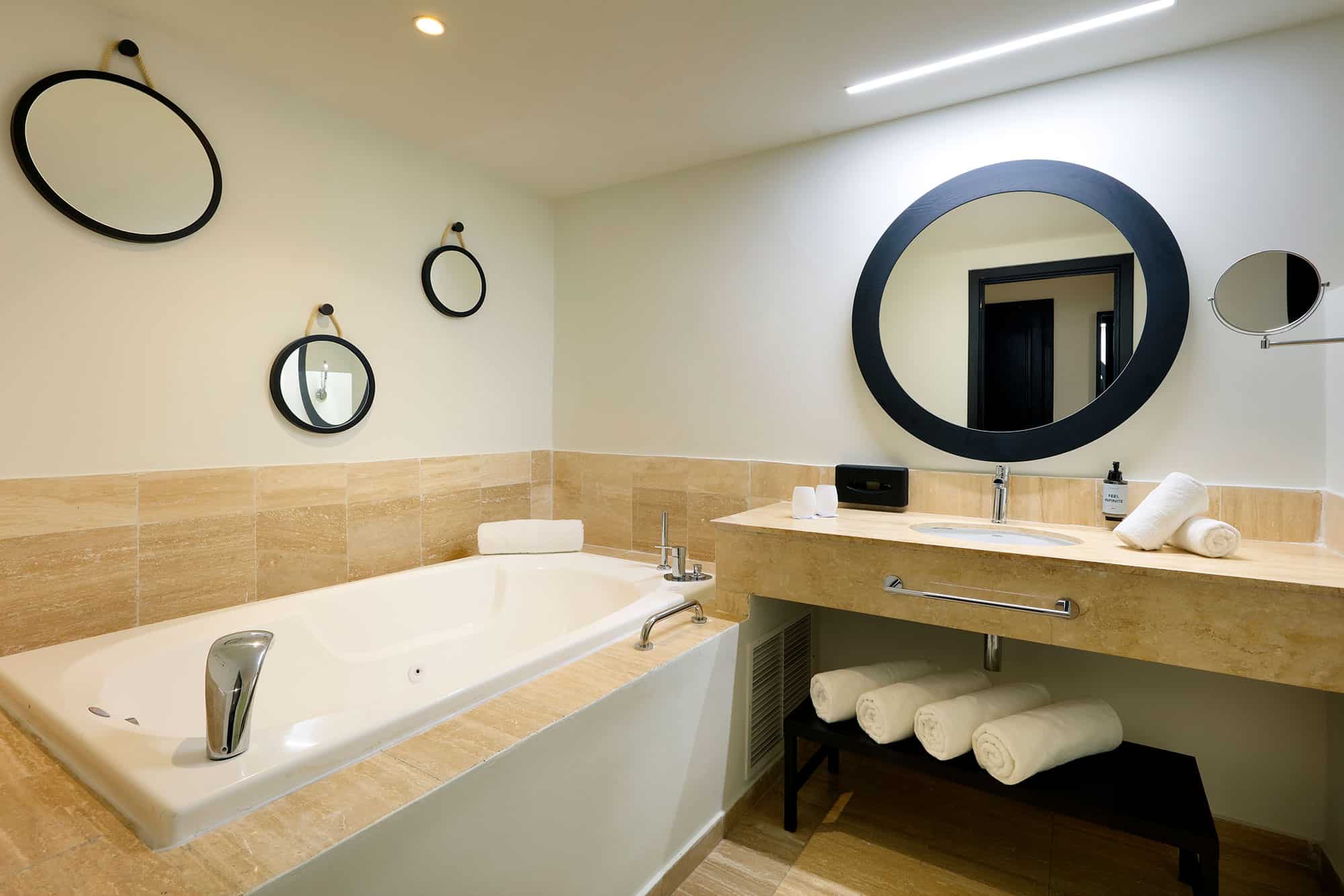 Junior Suite Oceanfront View Bathroom — Grand Palladium Jamaica