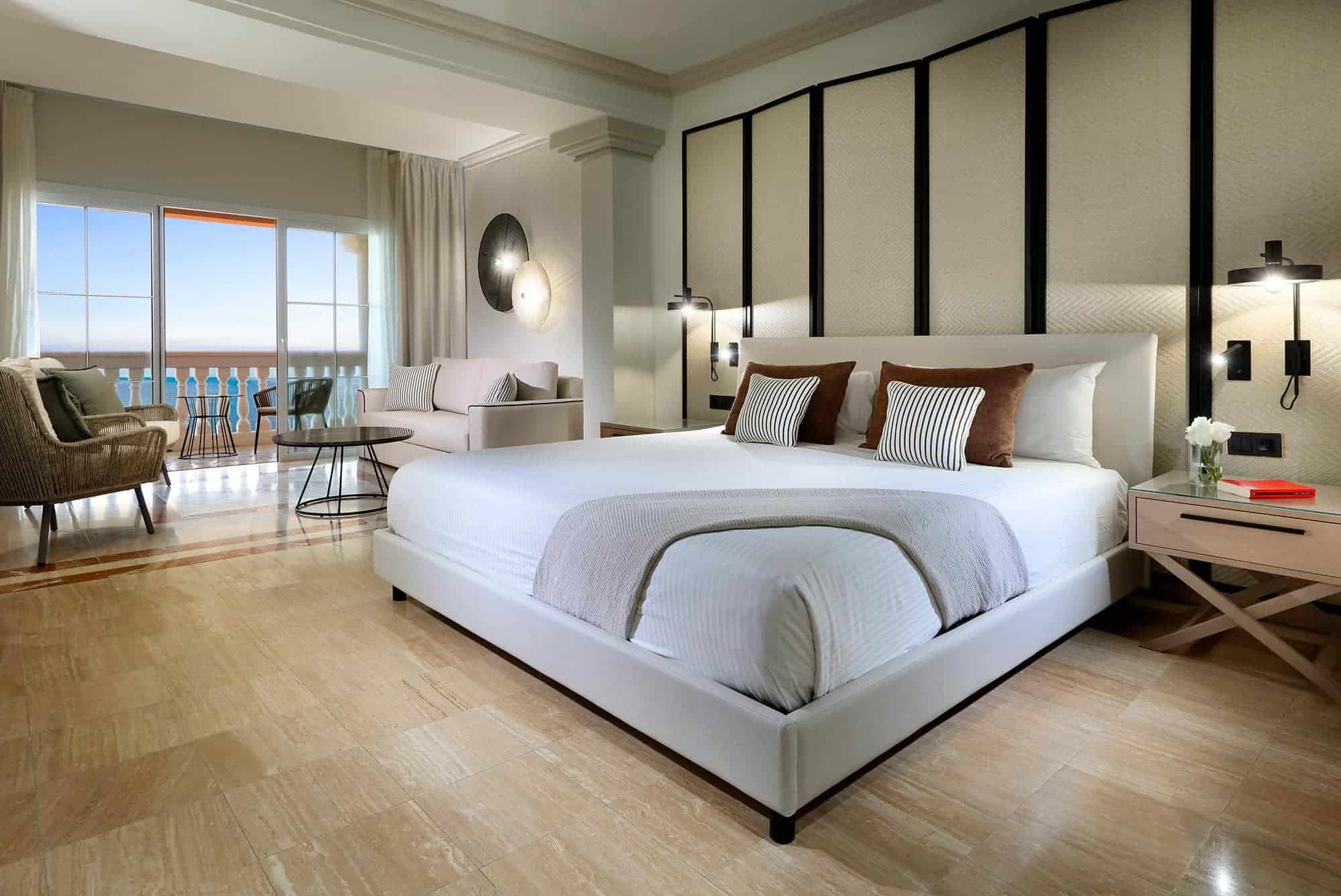 Junior Suite Oceanfront View King — Grand Palladium Jamaica