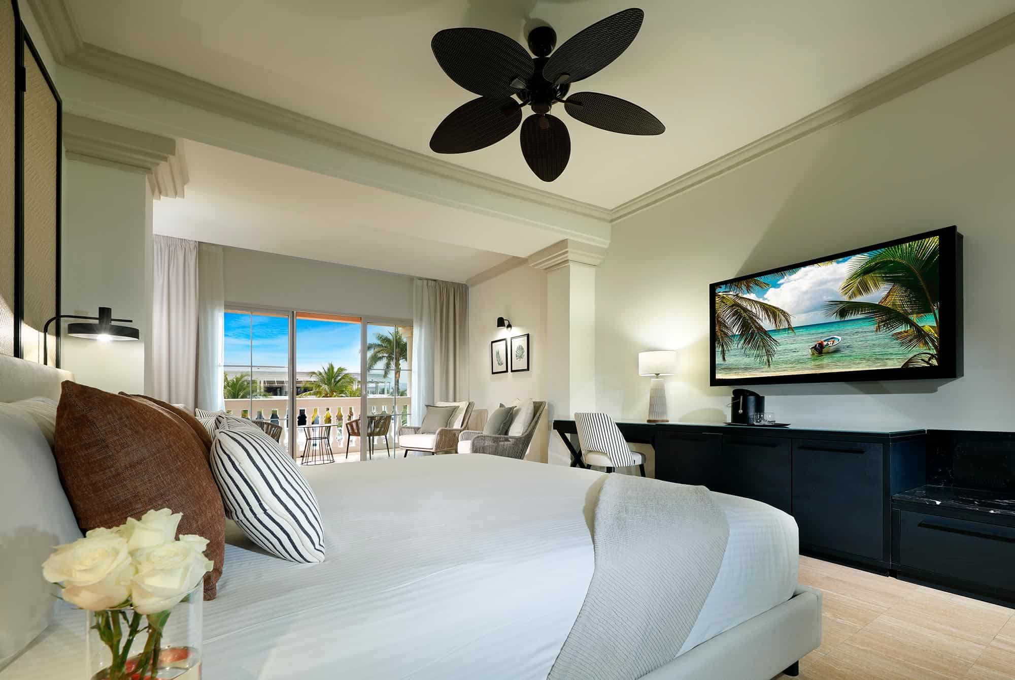 Junior Suite Poolside King — Grand Palladium Jamaica