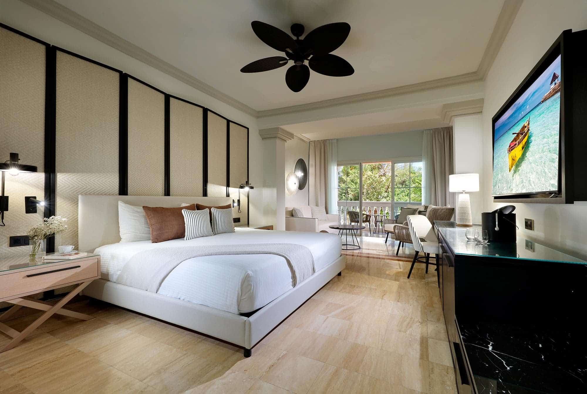 Junior Suite Poolside Ocean View King — Grand Palladium Jamaica