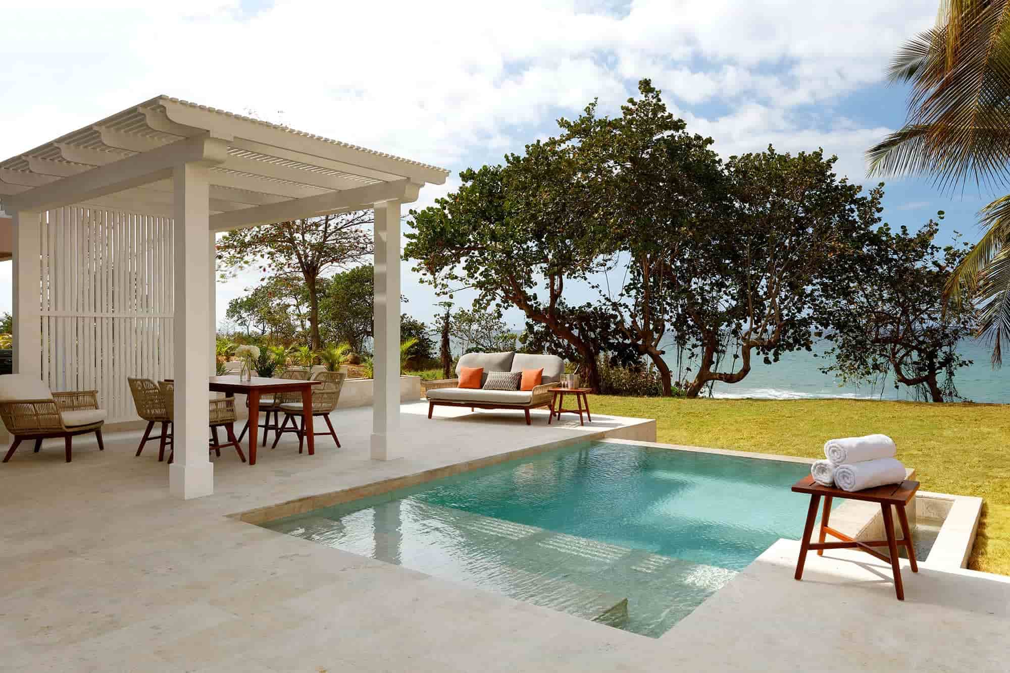 Superior Suite Private Pool Oceanfront Pool — Grand Palladium Jamaica