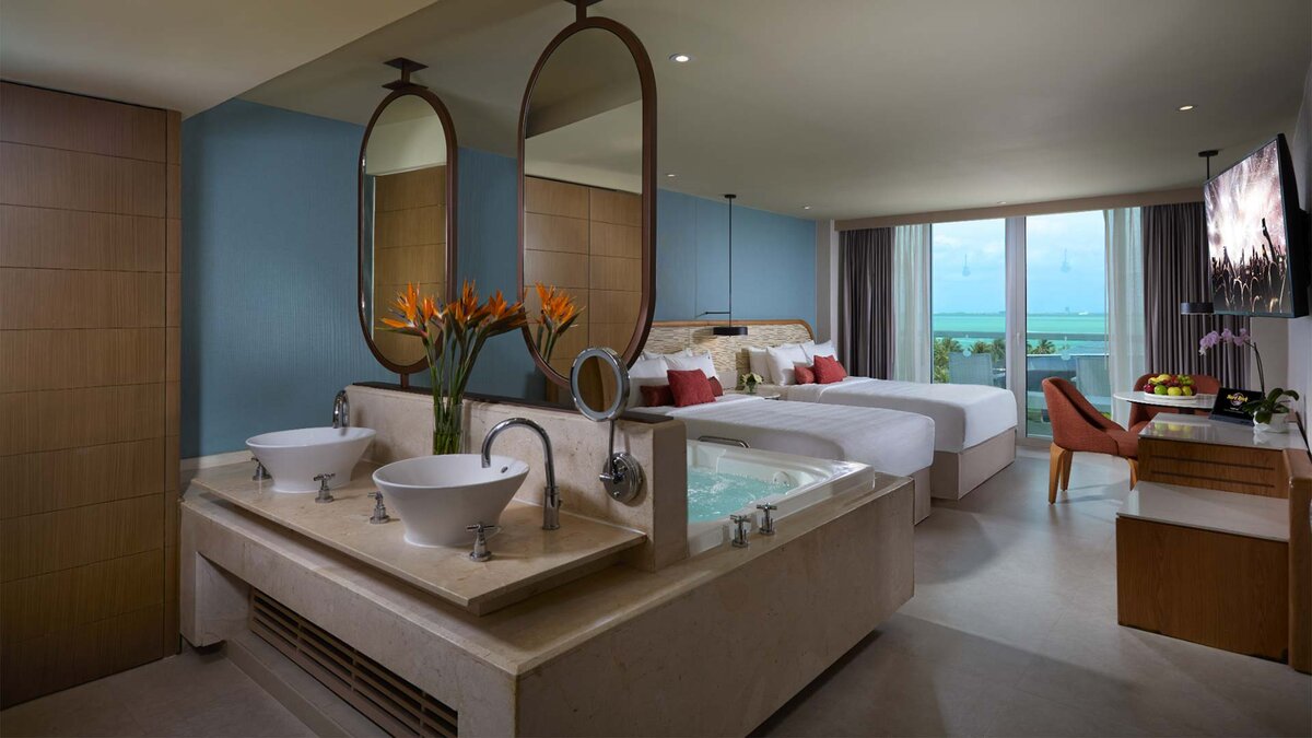 Deluxe Lagoon View Bathroom Detail - Hard Rock Hotel Cancun