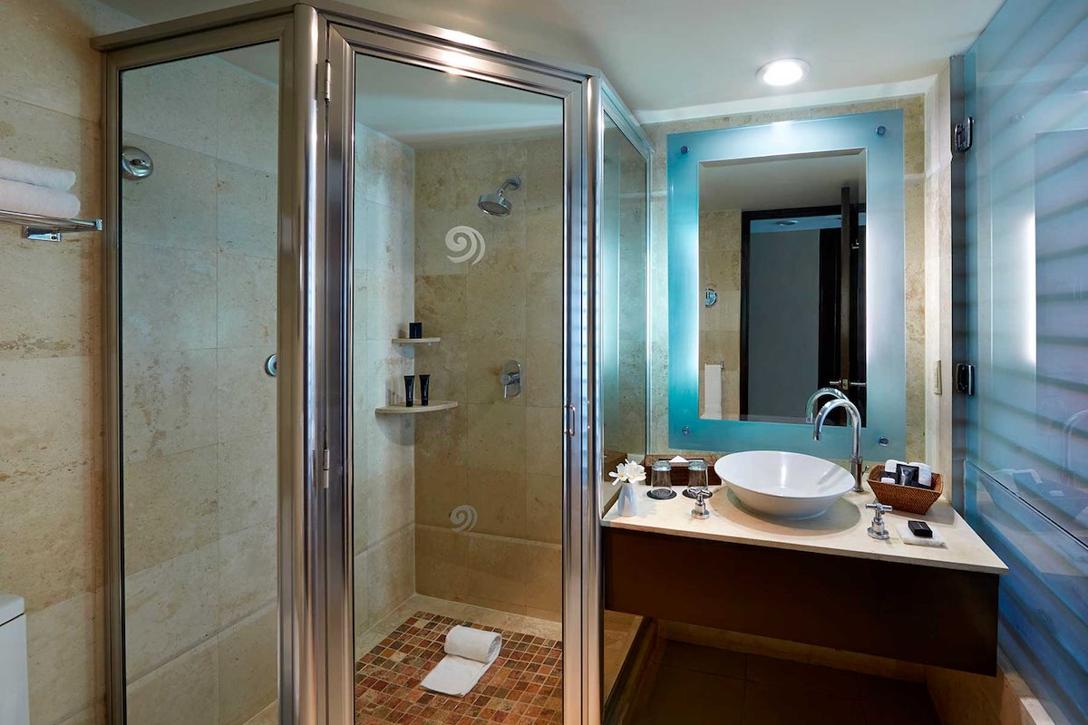 Deluxe Room bathroom — Hard Rock Hotel Vallarta