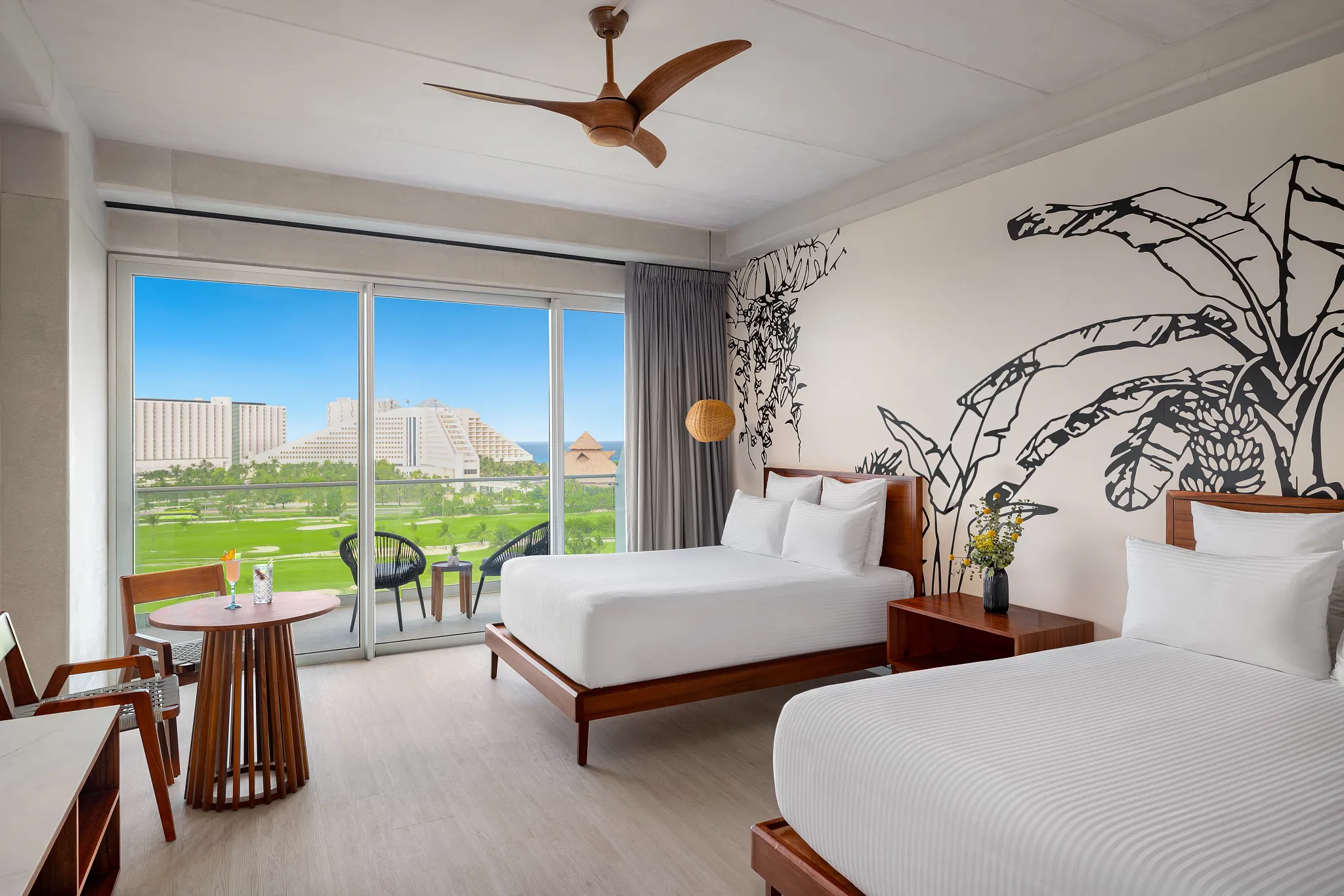 Vantage Club Junior Suite Golf Ocean View double beds