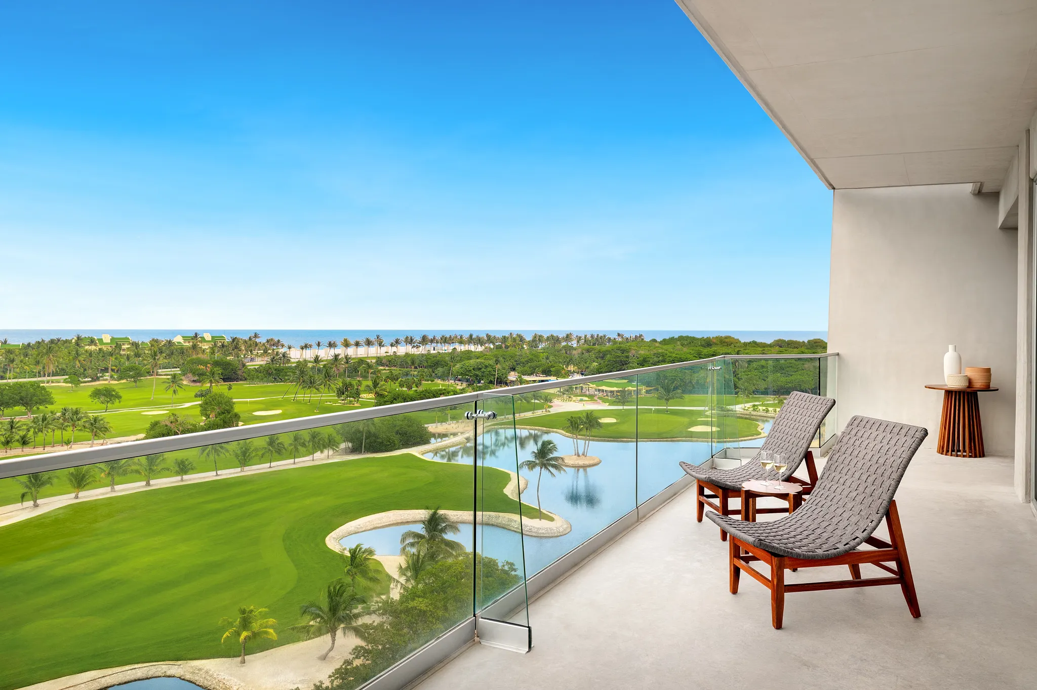 Vantage Club Master Suite Golf Ocean View terrace