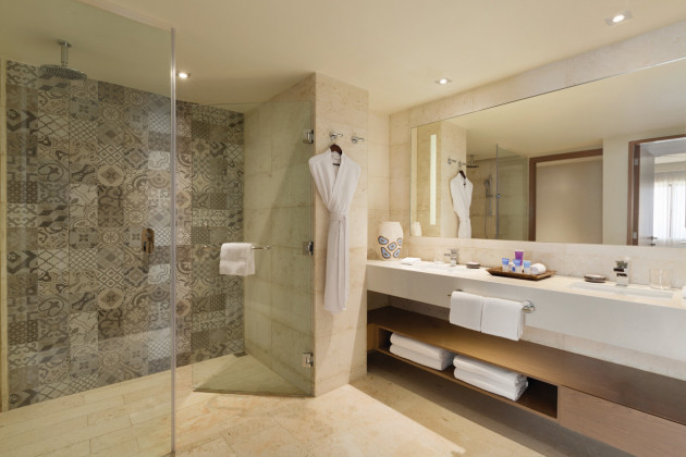 Club Two-Bedroom Oceanfront Suite bathroom — Hyatt Ziva Cancun