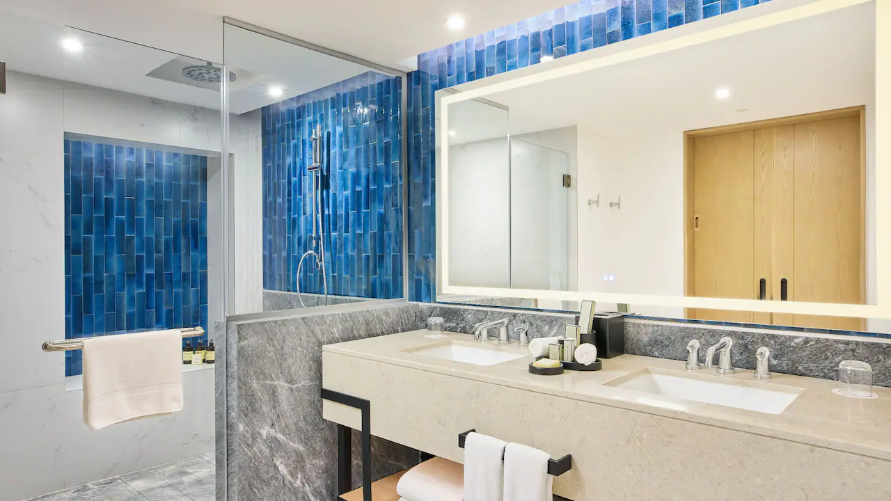 Club Deluxe Ocean Front Studio Suite Bathroom — Hyatt Ziva Los Cabos