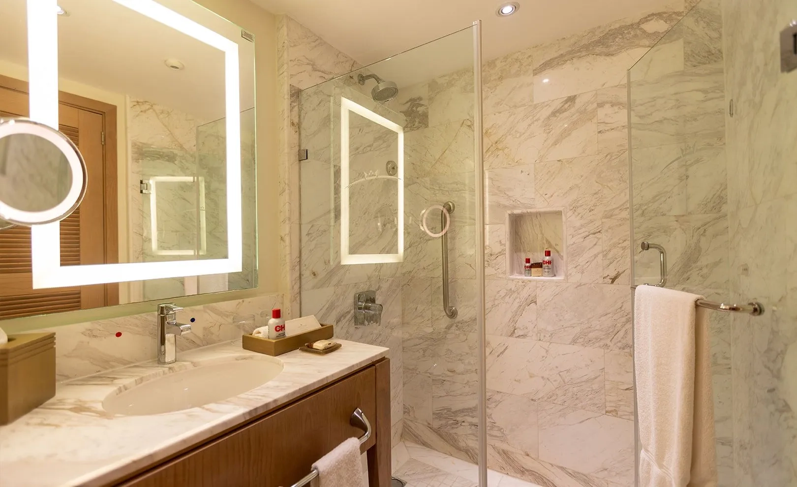 Resort View with Balcony Bathroom - Moon Palace Jamaica