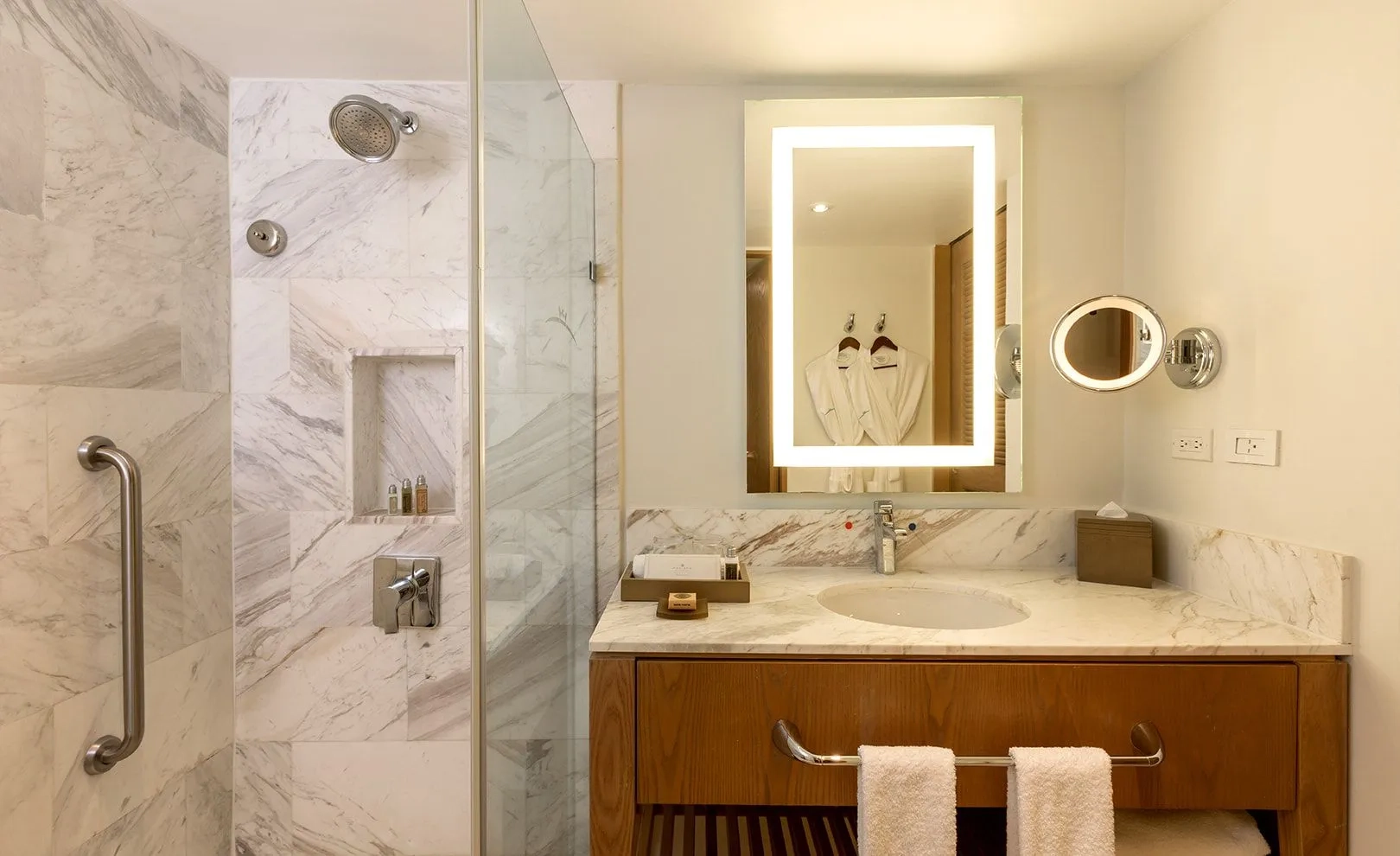 Superior Honeymoon Deluxe Bathroom - Moon Palace Jamaica