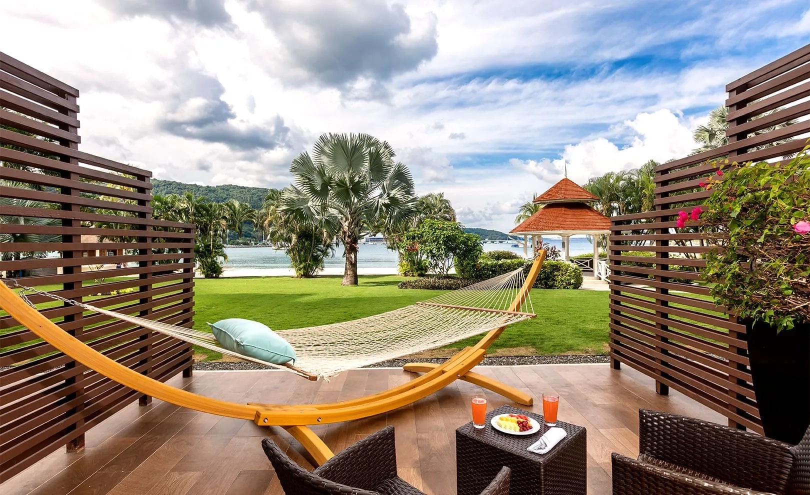 Superior Walk Out Suite Terrace - Moon Palace Jamaica