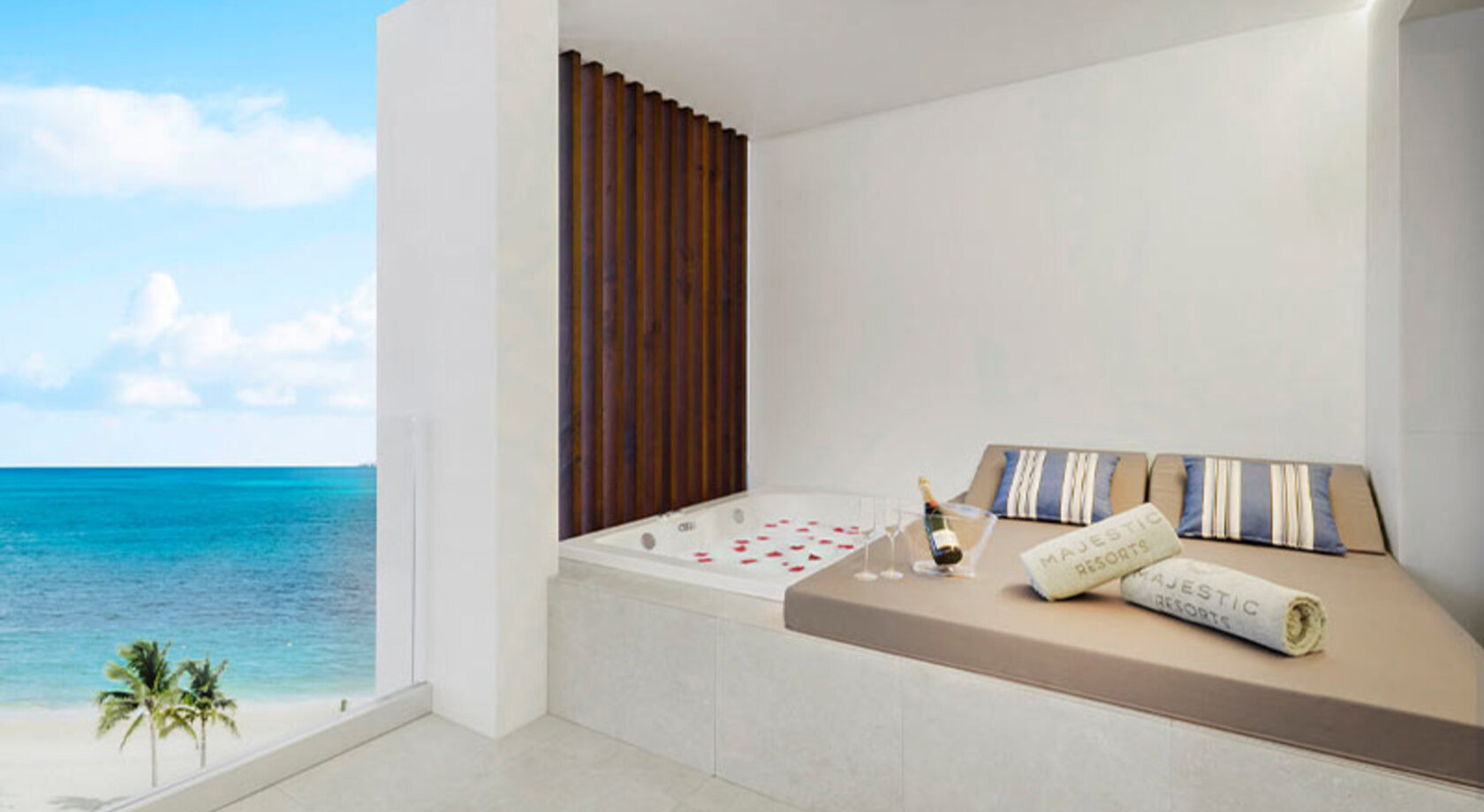 Mirage Club Oceanfront Suite Outdoor Jacuzzi