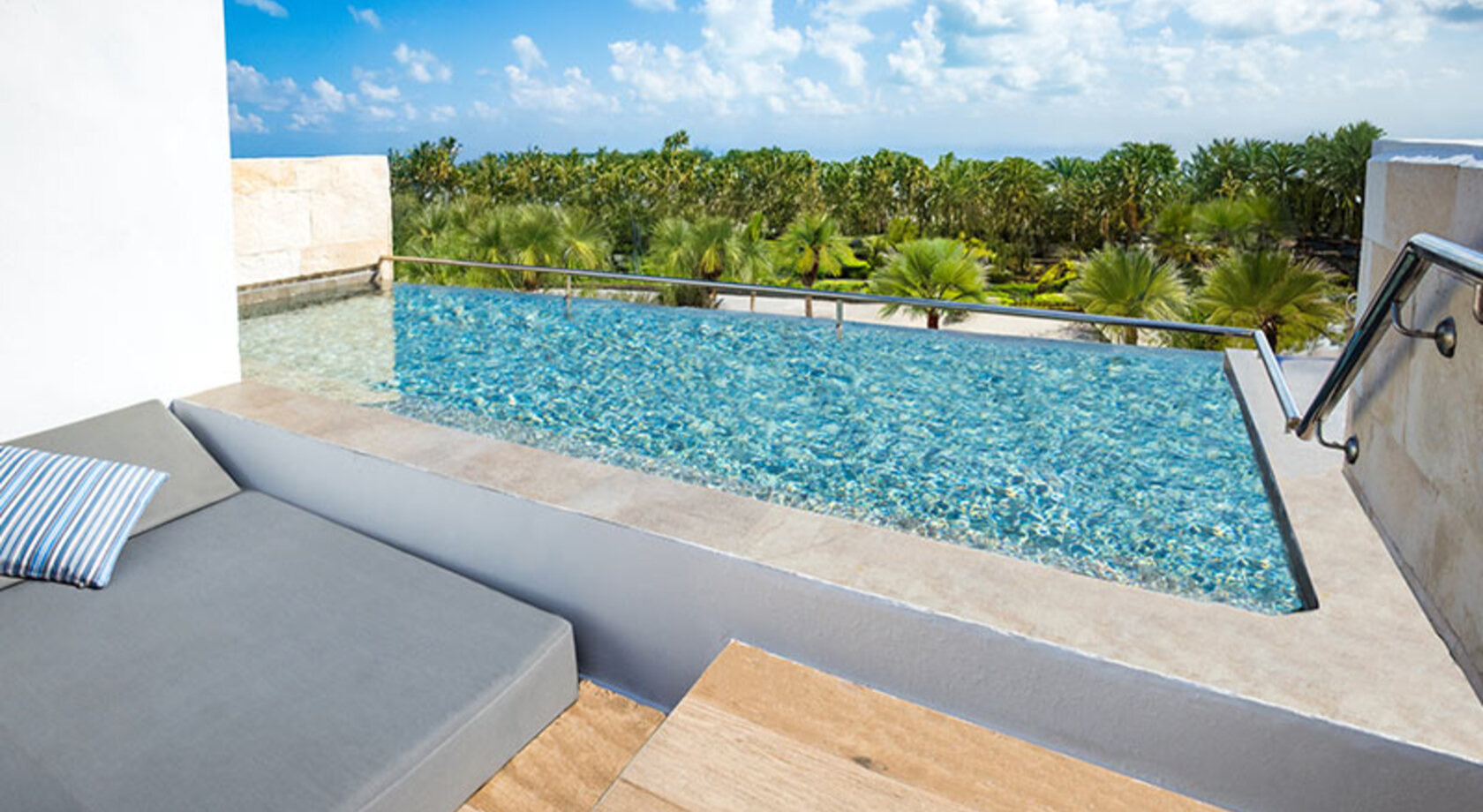 Mirage Club Plunge Pool Suite