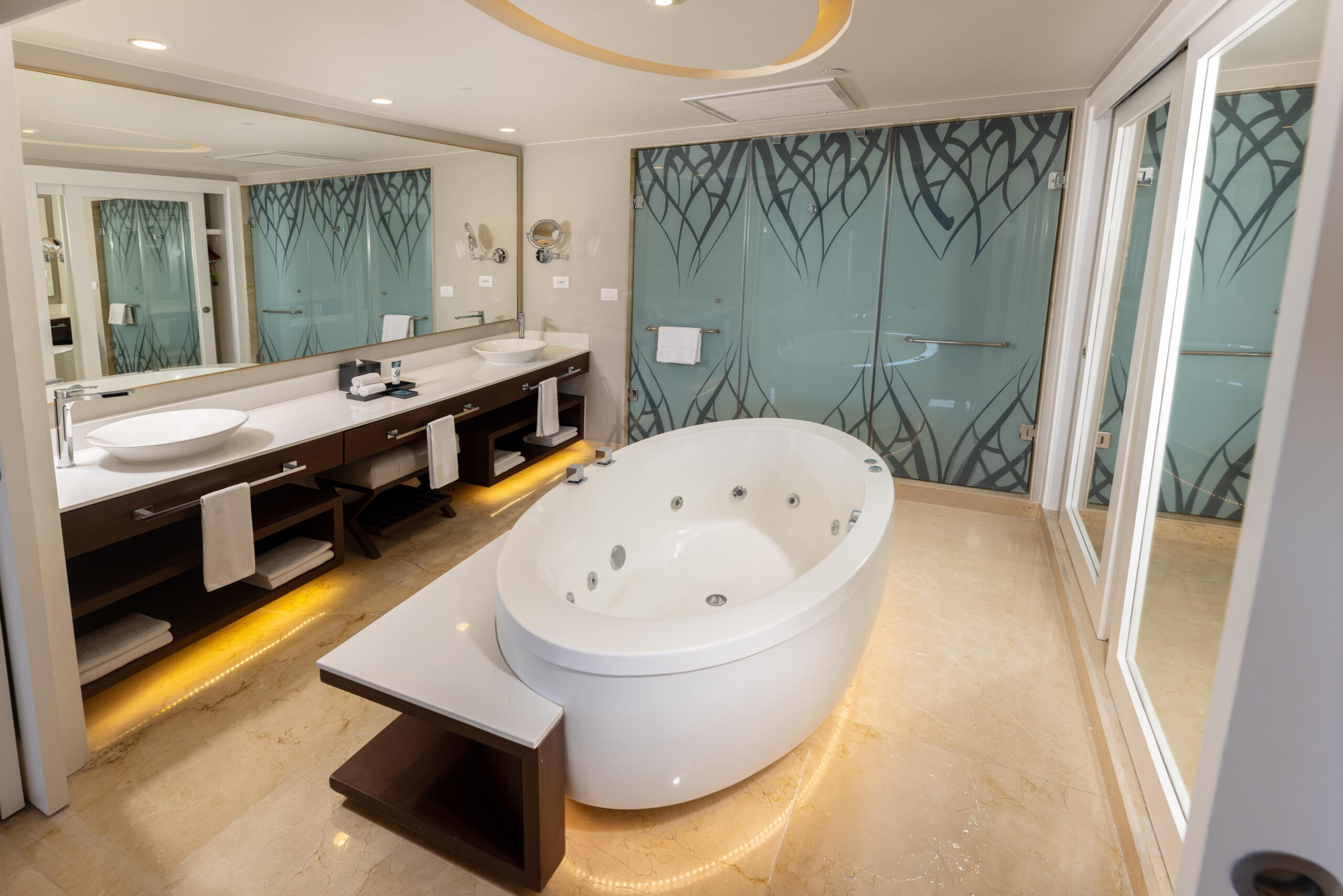 Chairman's Two Bedroom Suite bathroom