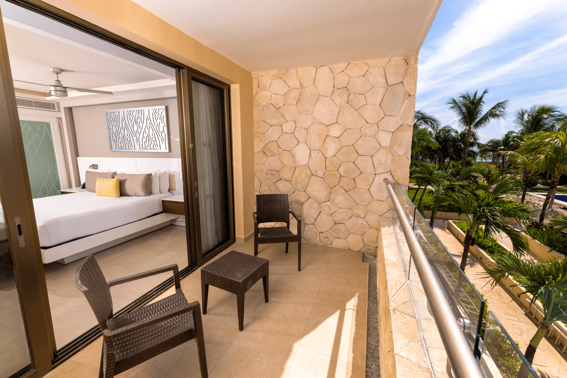 Diamond Club Luxury Family Suite terrace