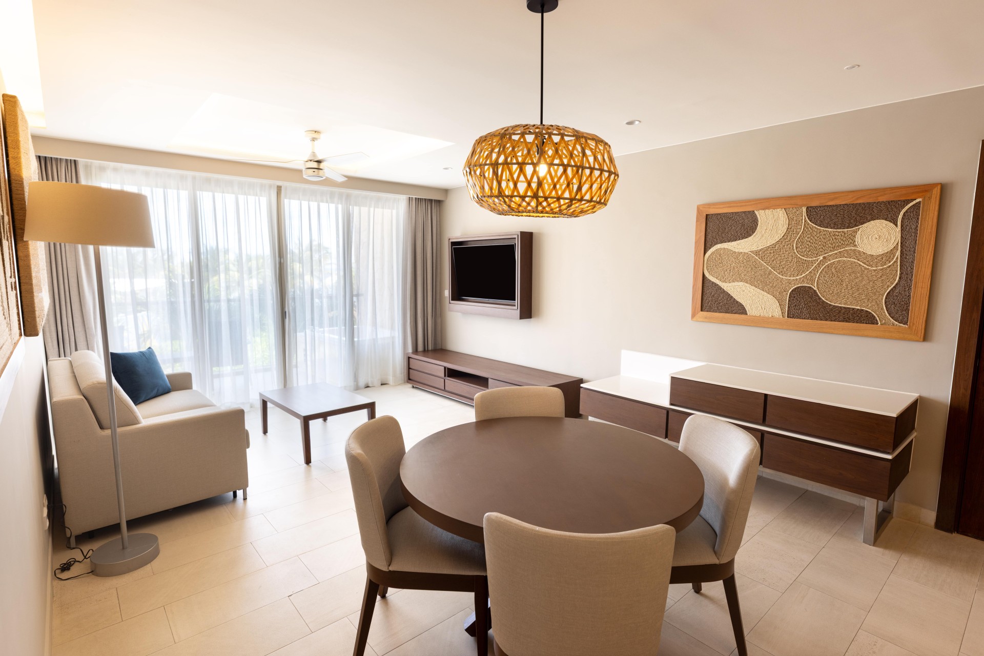 Diamond Club Presidential One Bedroom Suite living area